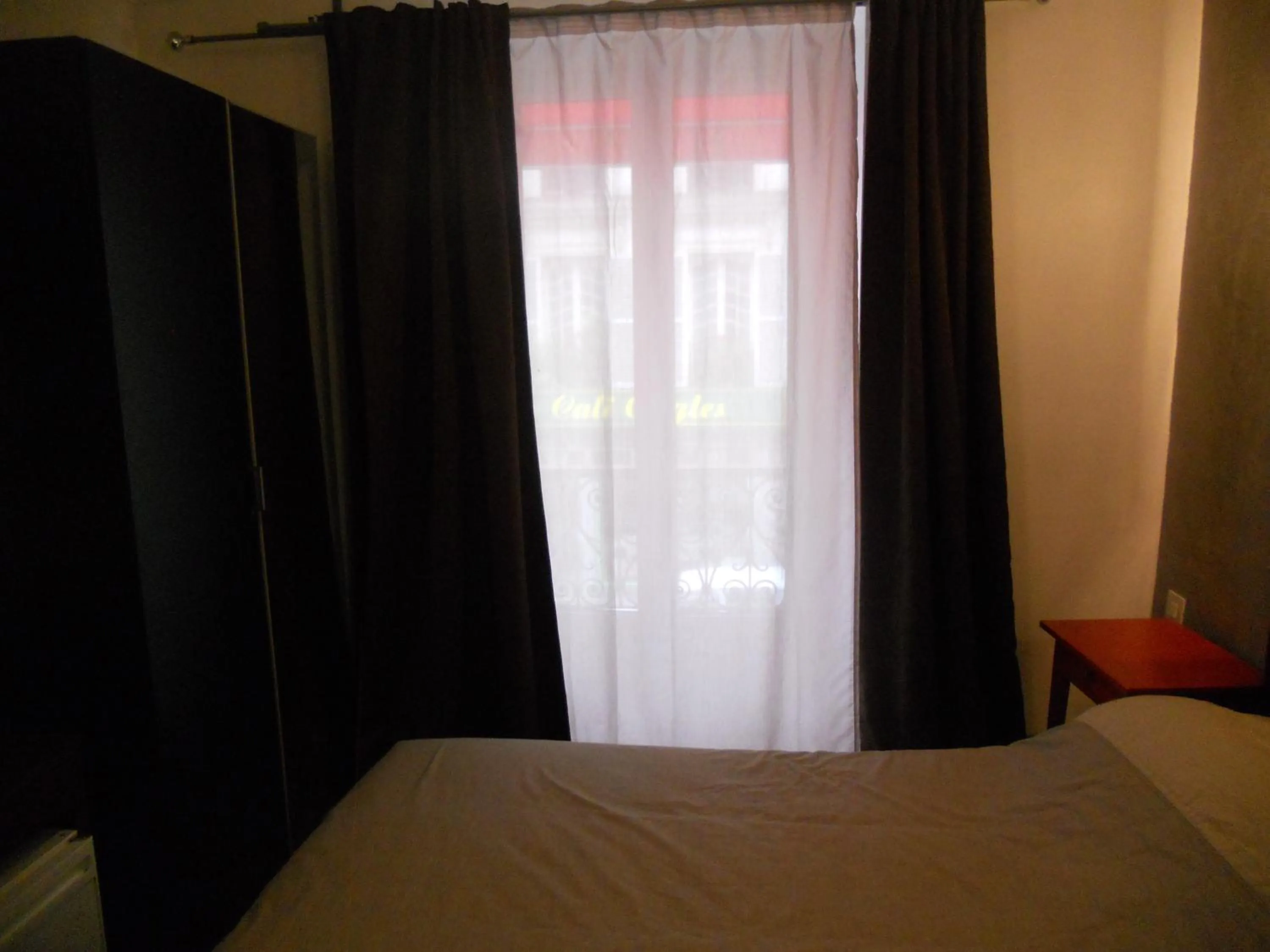 Bed in Hotel Pacific