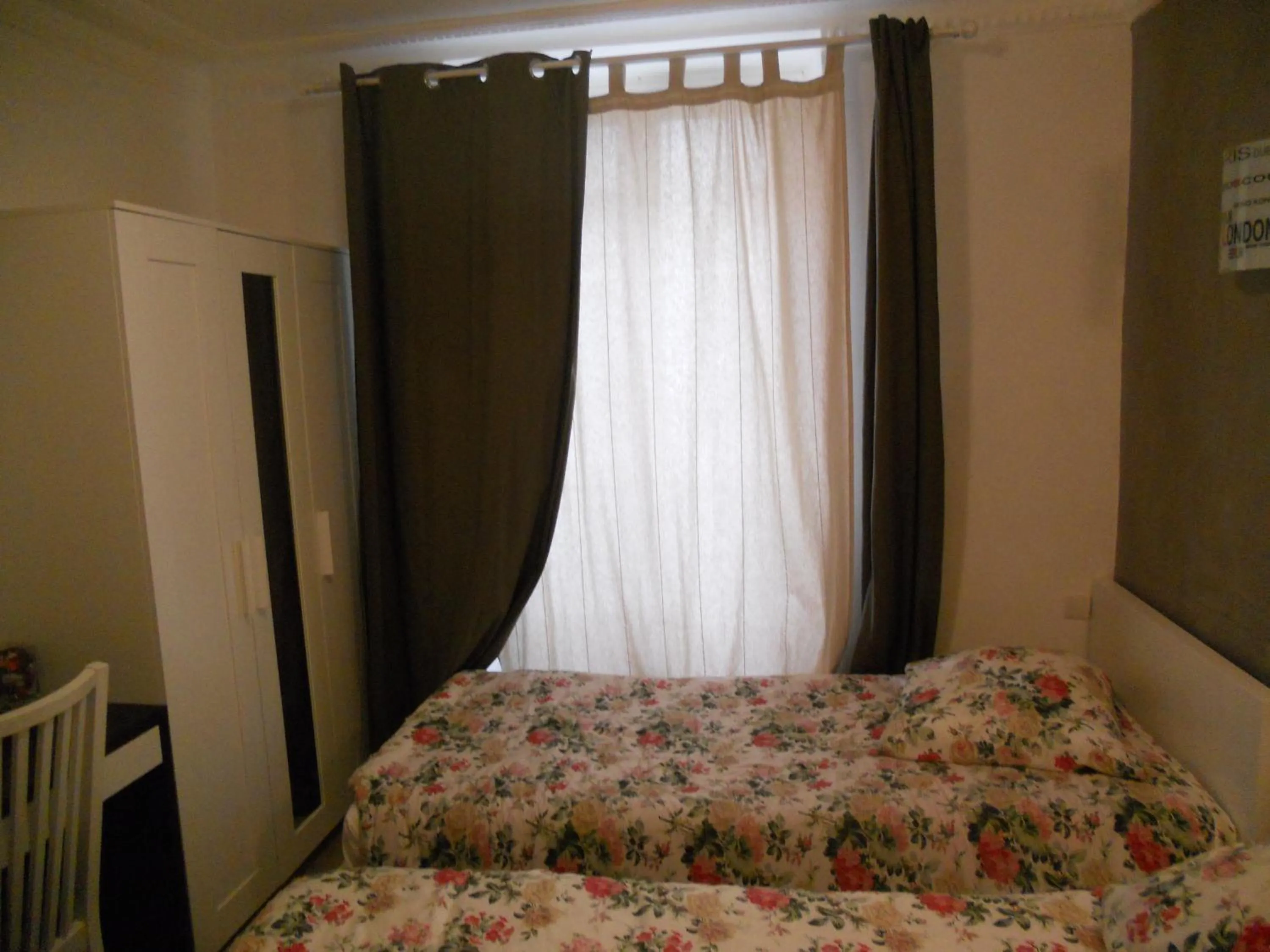 Bed in Hotel Pacific