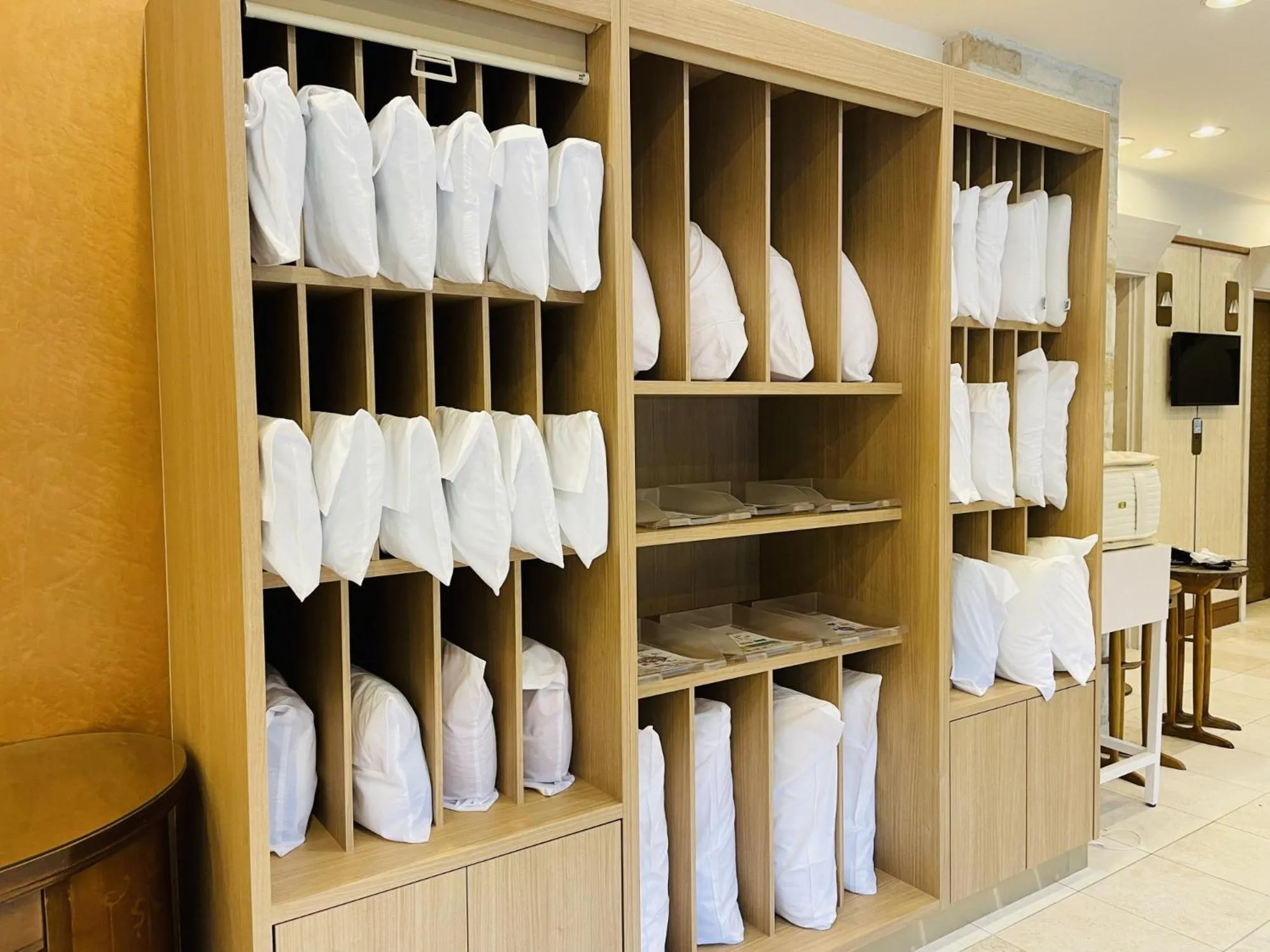 Lobby or reception in Hotel Sunroute Sopra Kobe