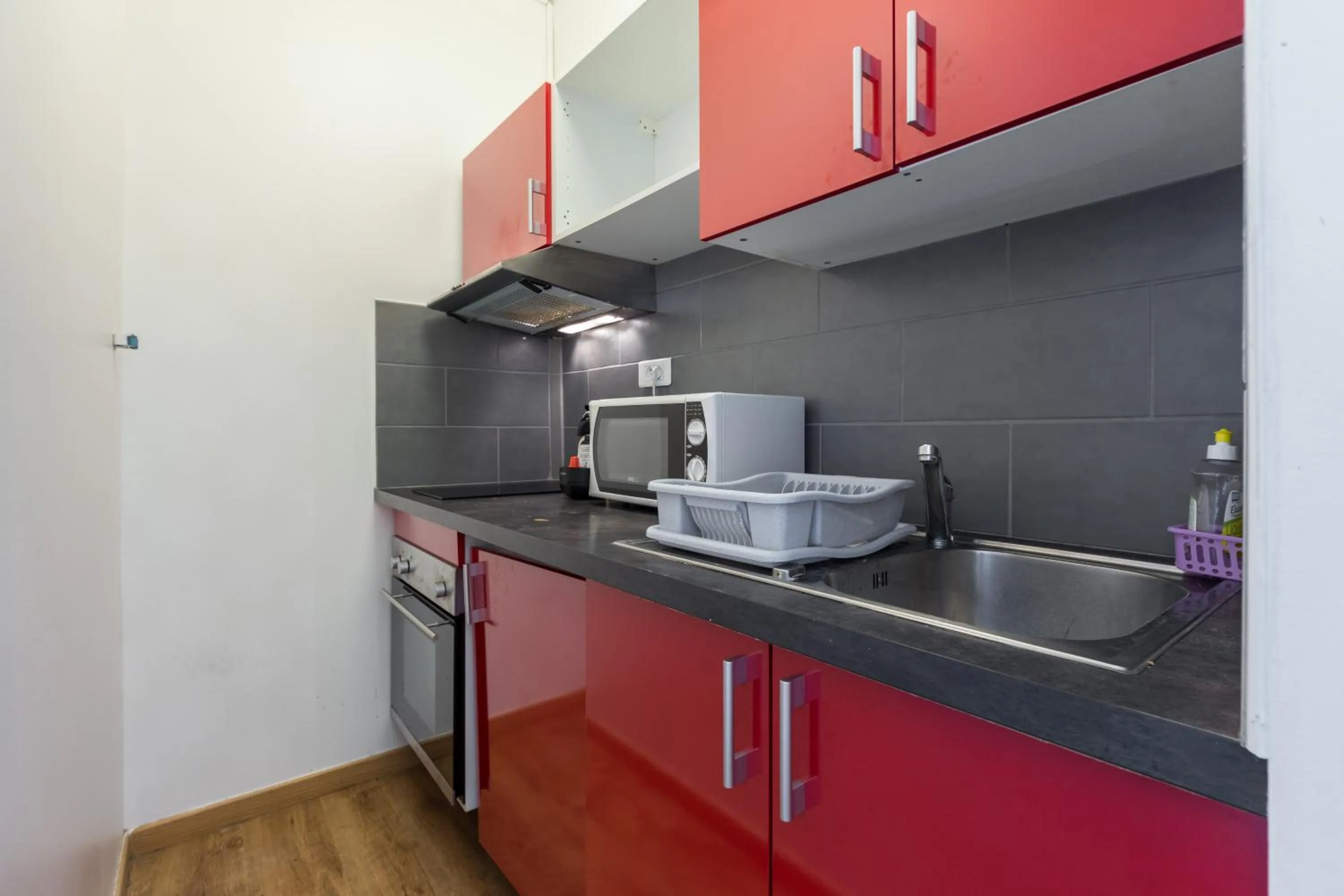 Kitchen or kitchenette in Florella Clemenceau Apartment
