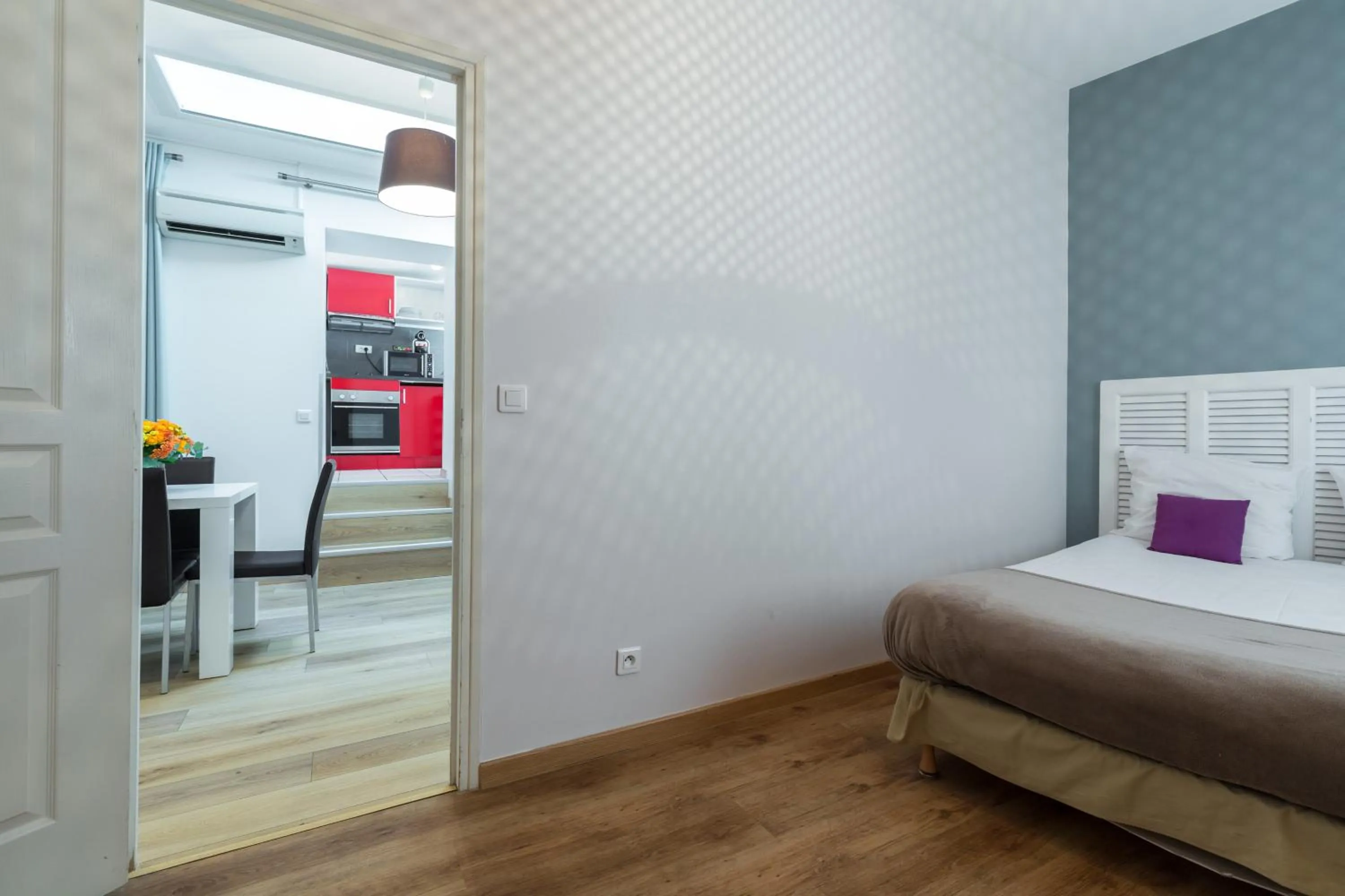 Bedroom, Bed in Florella Clemenceau Apartment