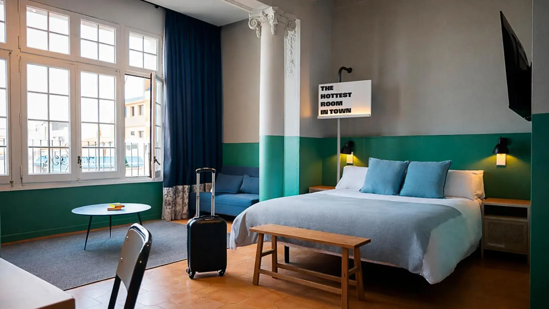 Deluxe Double or Twin Room with City View in Casa Gracia Deluxe Double or Twin Room with City View in Casa Gracia