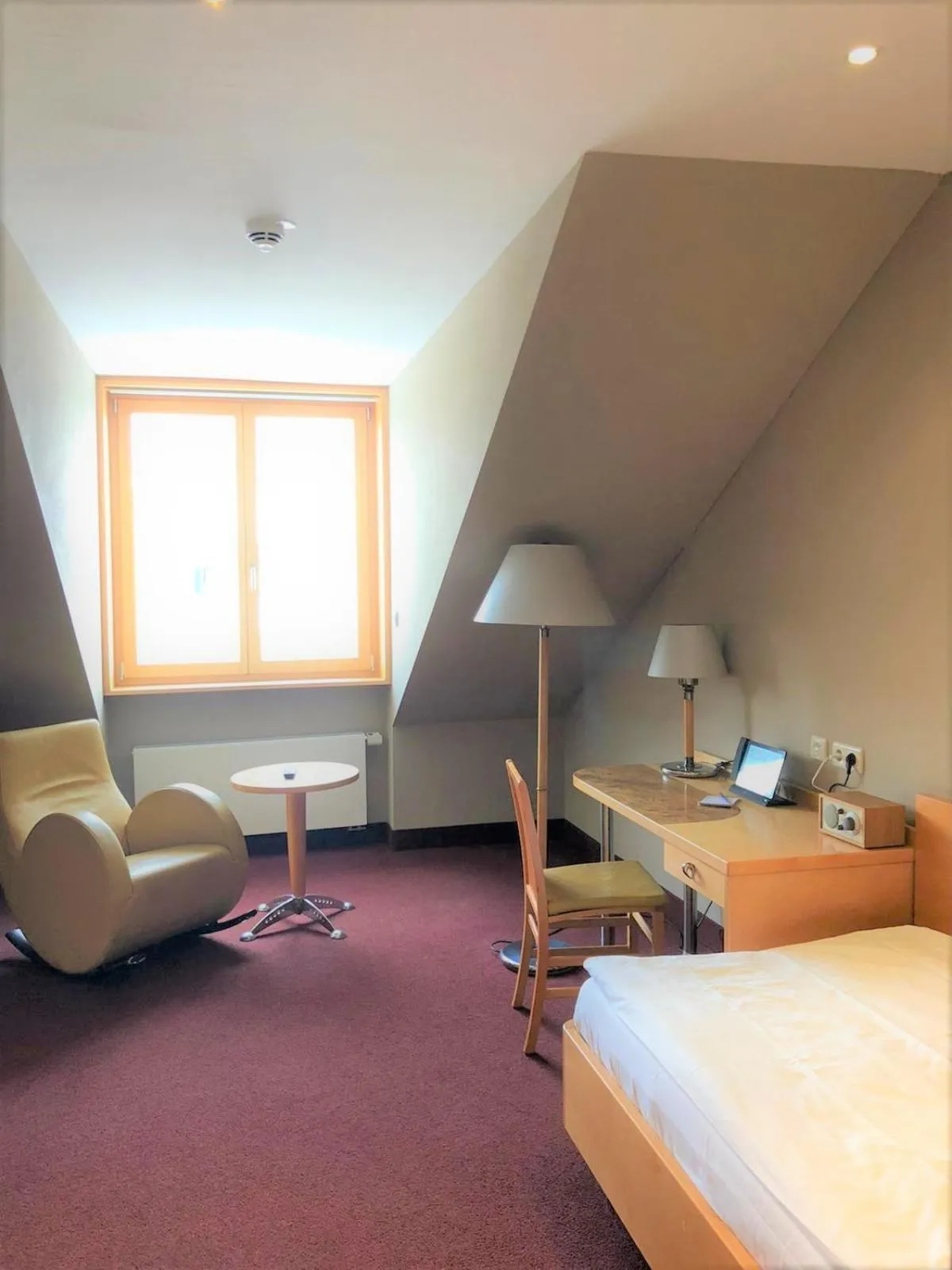 Bedroom, Bed in Hotel Gude