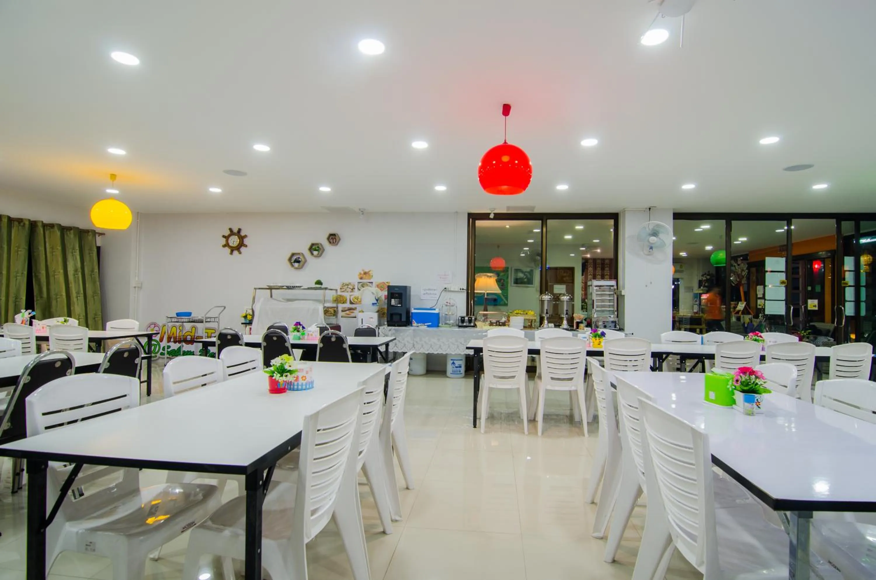 Coffee/tea facilities in Sabuy Best Hotel Phayao