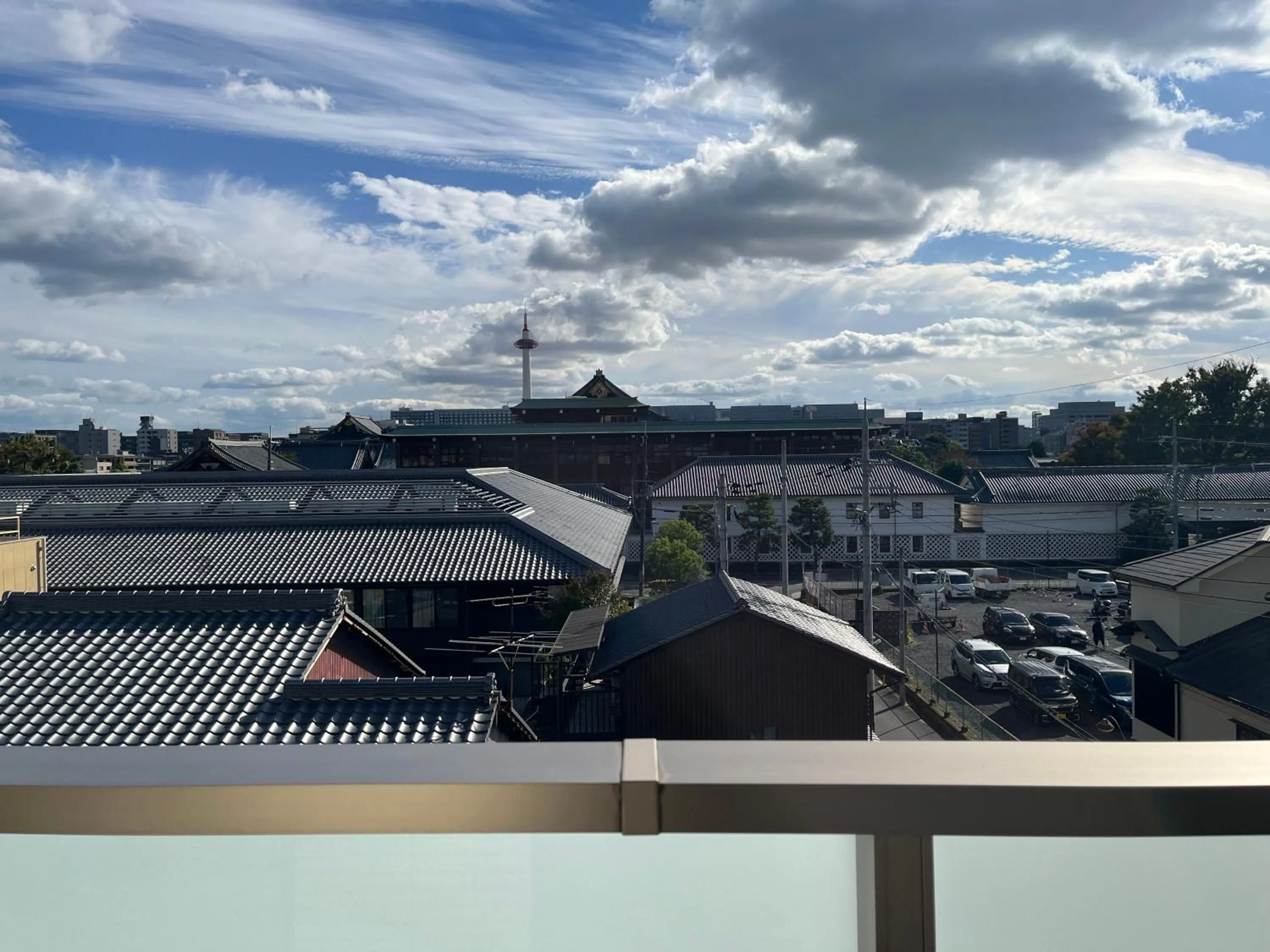 Day in Karasuma Rokujo Hotel