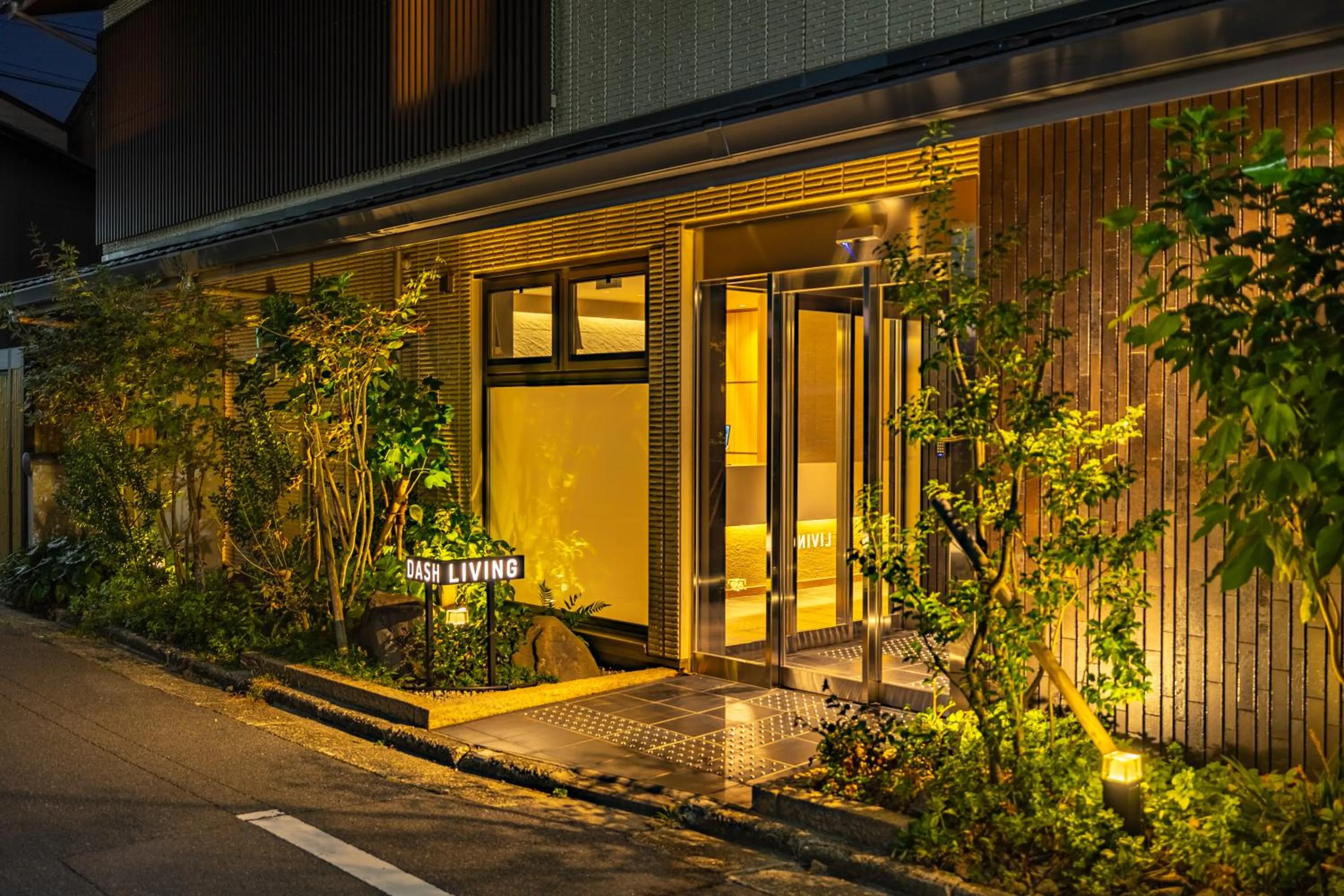 Property building in Karasuma Rokujo Hotel