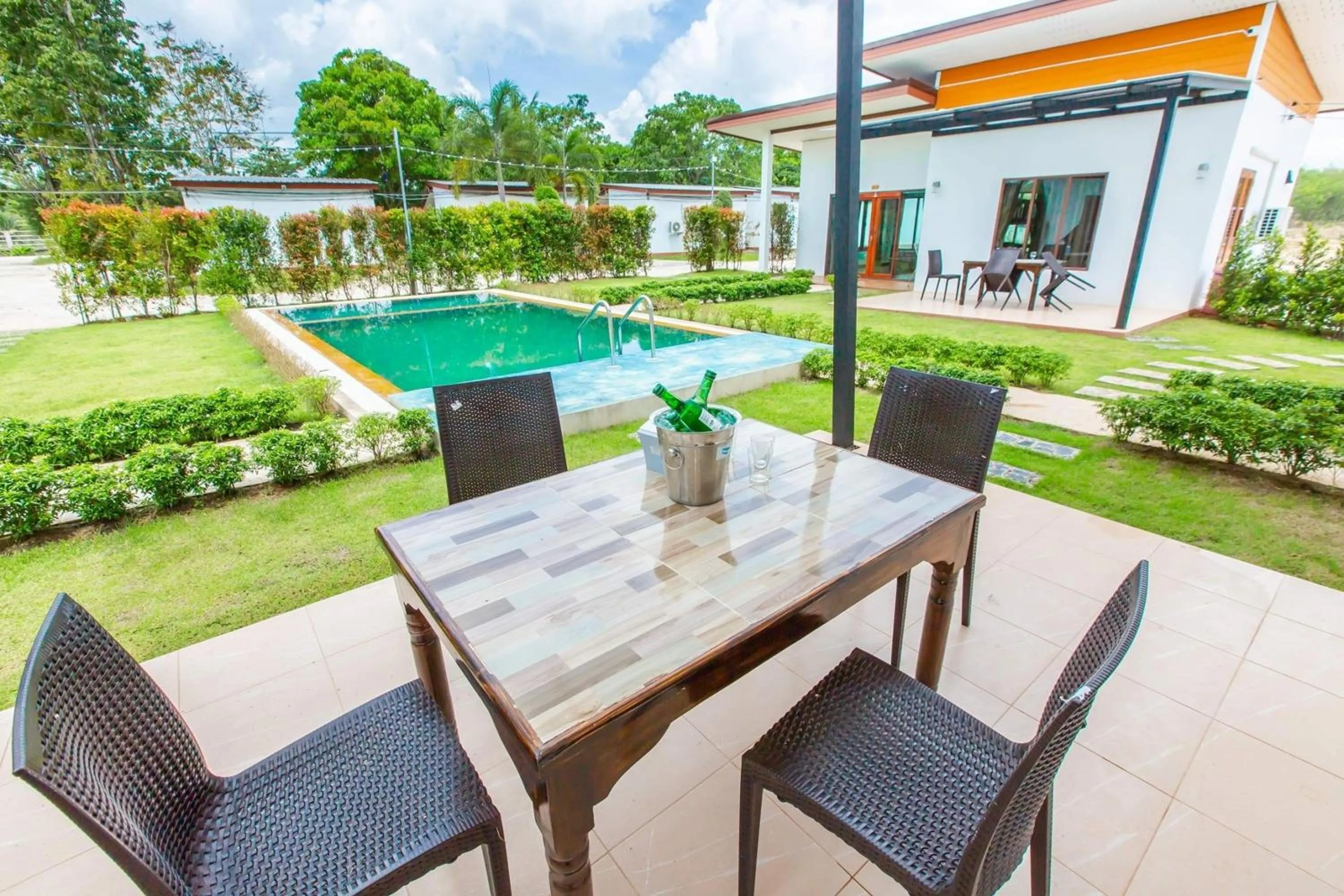 Property building in Ozone Resort & Pool Villa