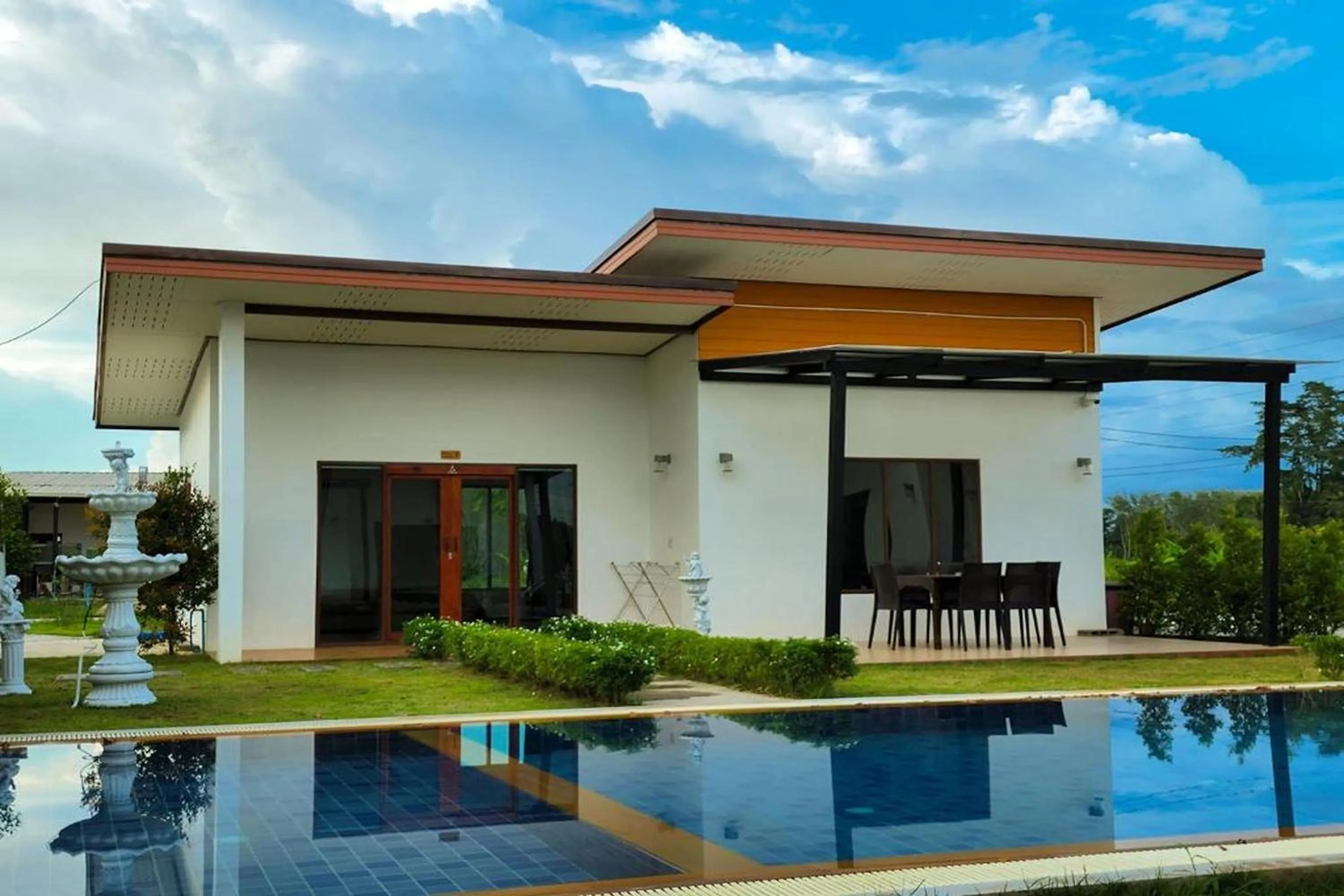 Property building in Ozone Resort & Pool Villa