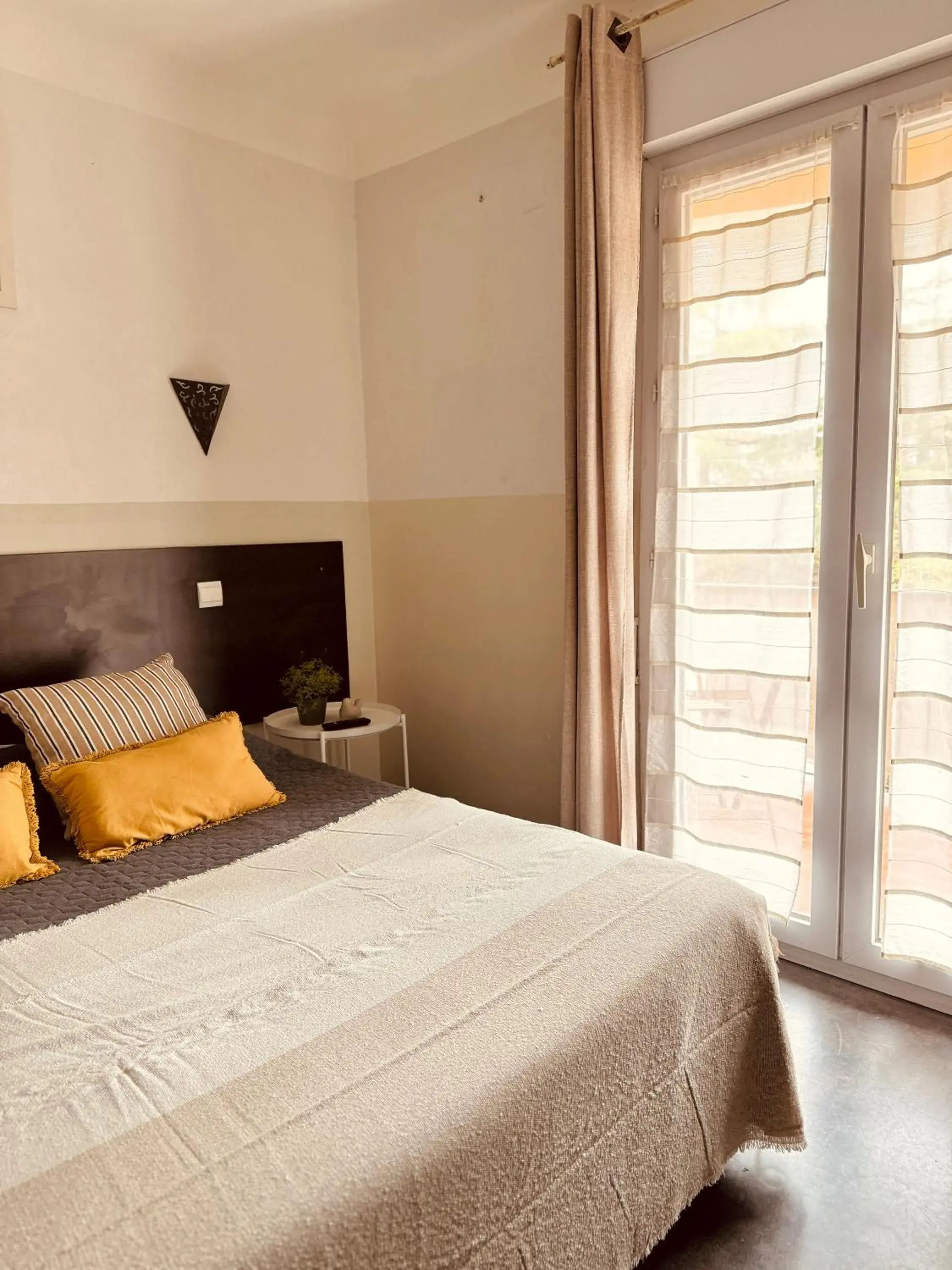 Double Room with Balcony in Hôtel le Nid Double Room with Balcony in Hôtel le Nid