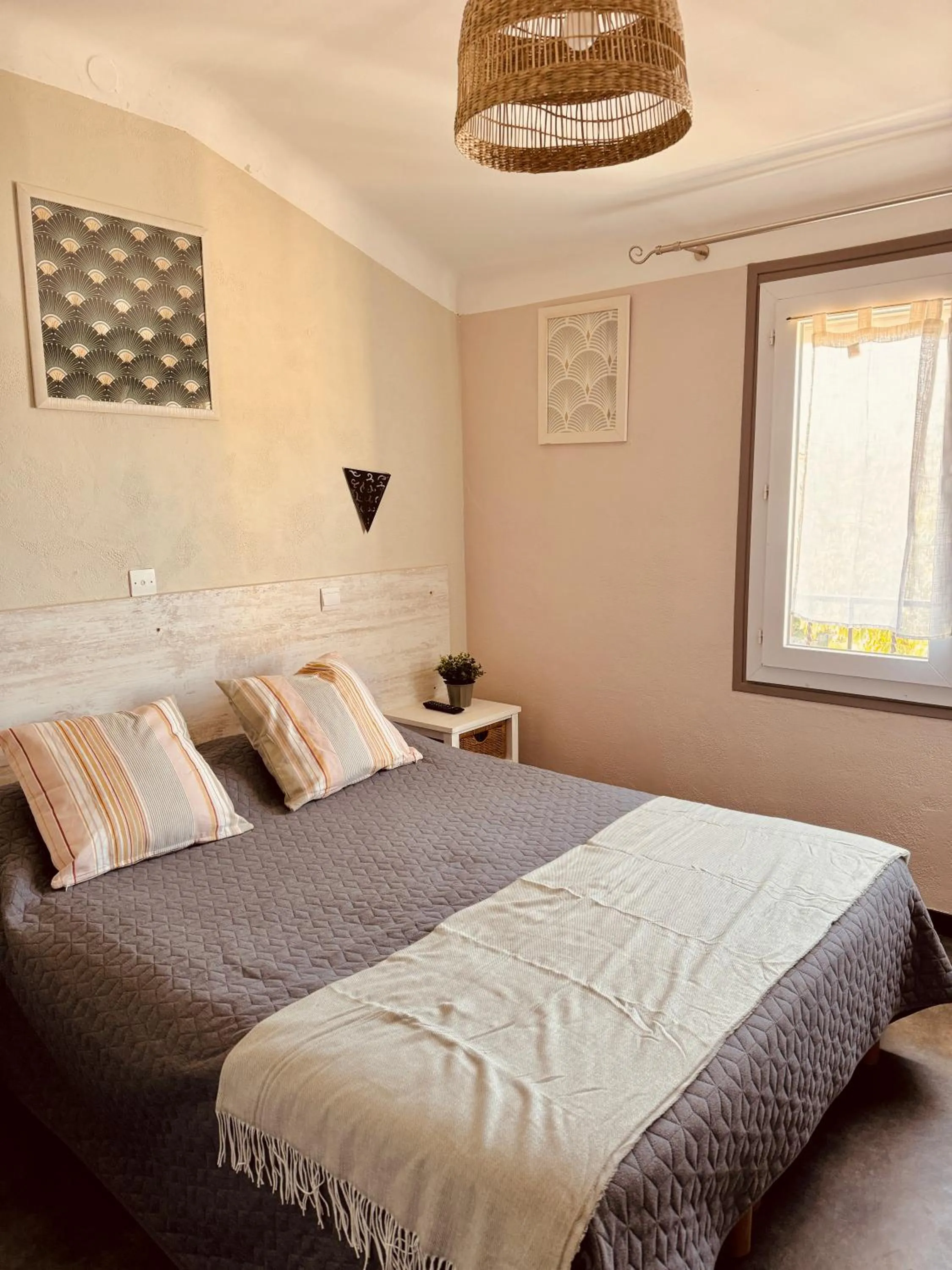 Bedroom, Bed in Hôtel le Nid