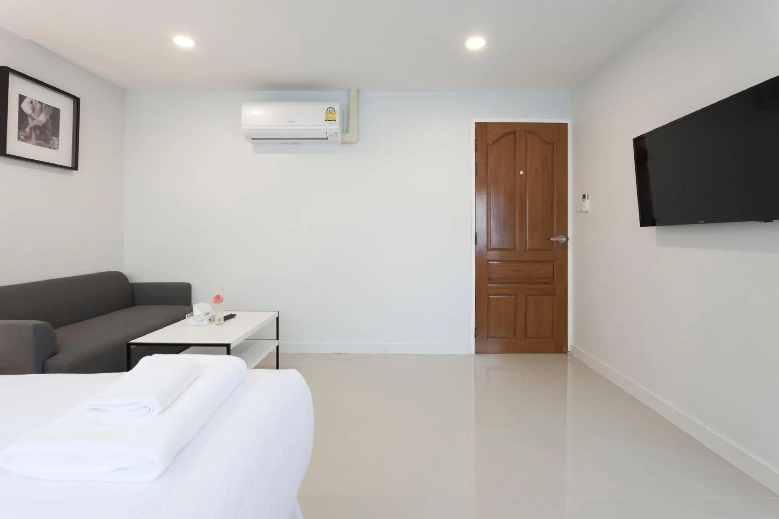 Photo of the whole room, Bed in Cozy Home by Nan