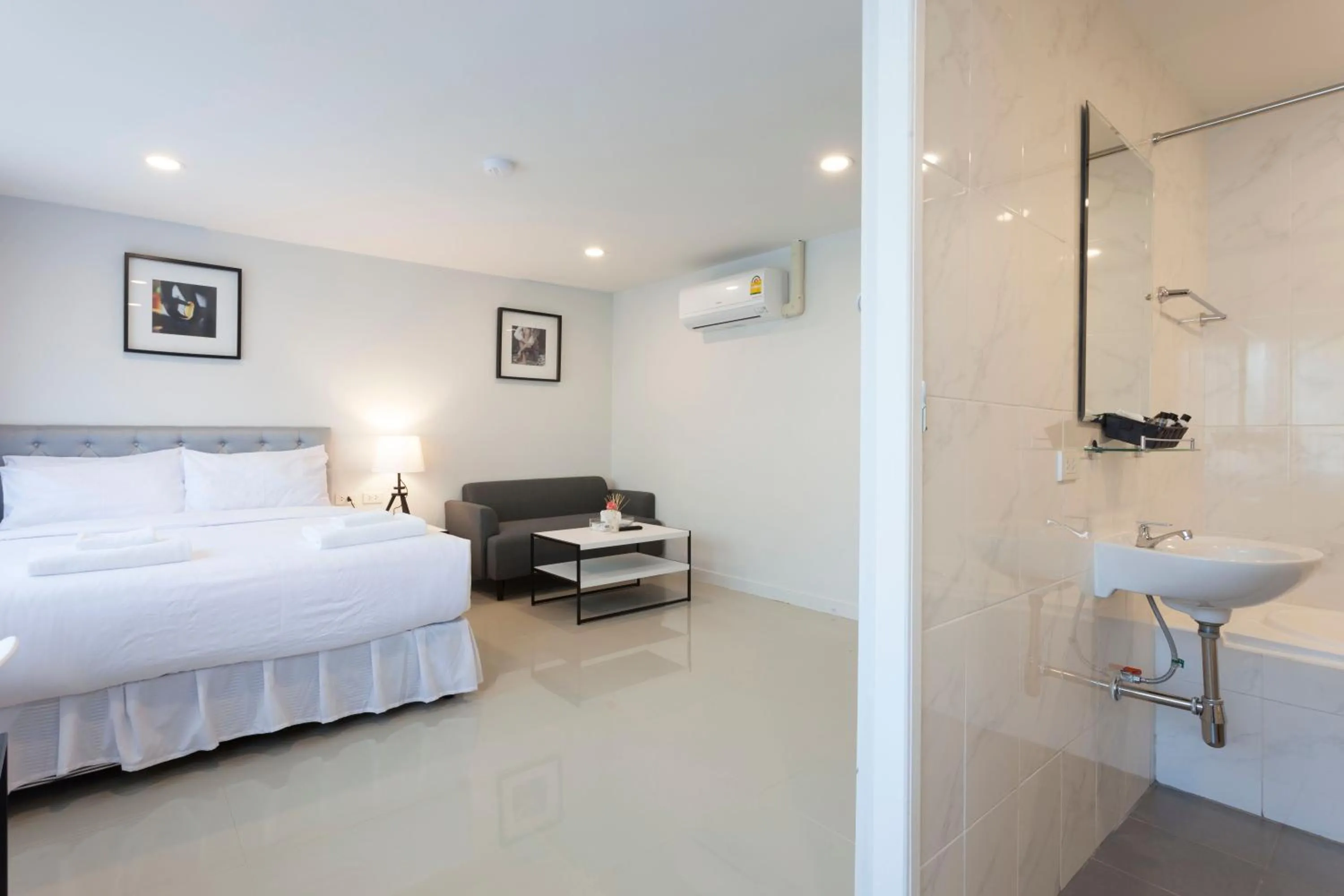 Photo of the whole room, Bed in Cozy Home by Nan