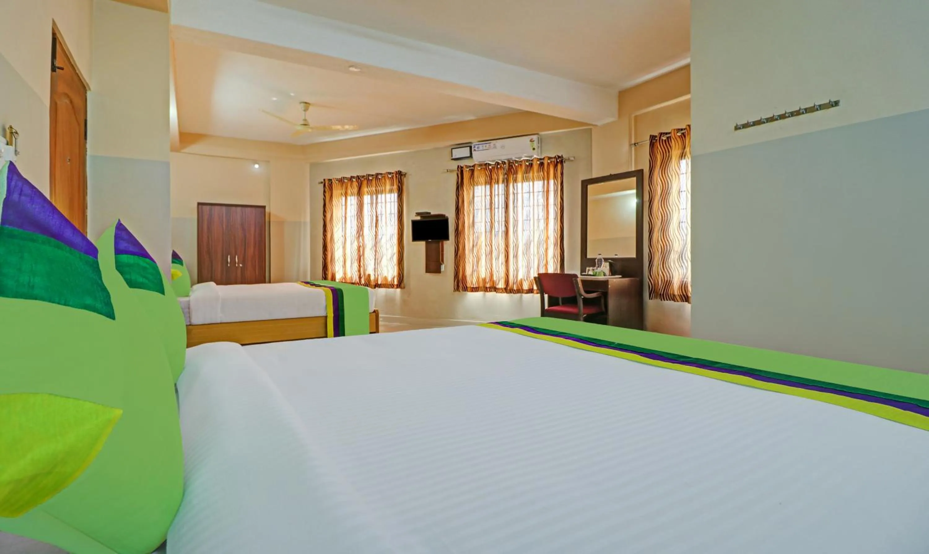 Bedroom, Bed in Treebo Green Land Kushalnagar