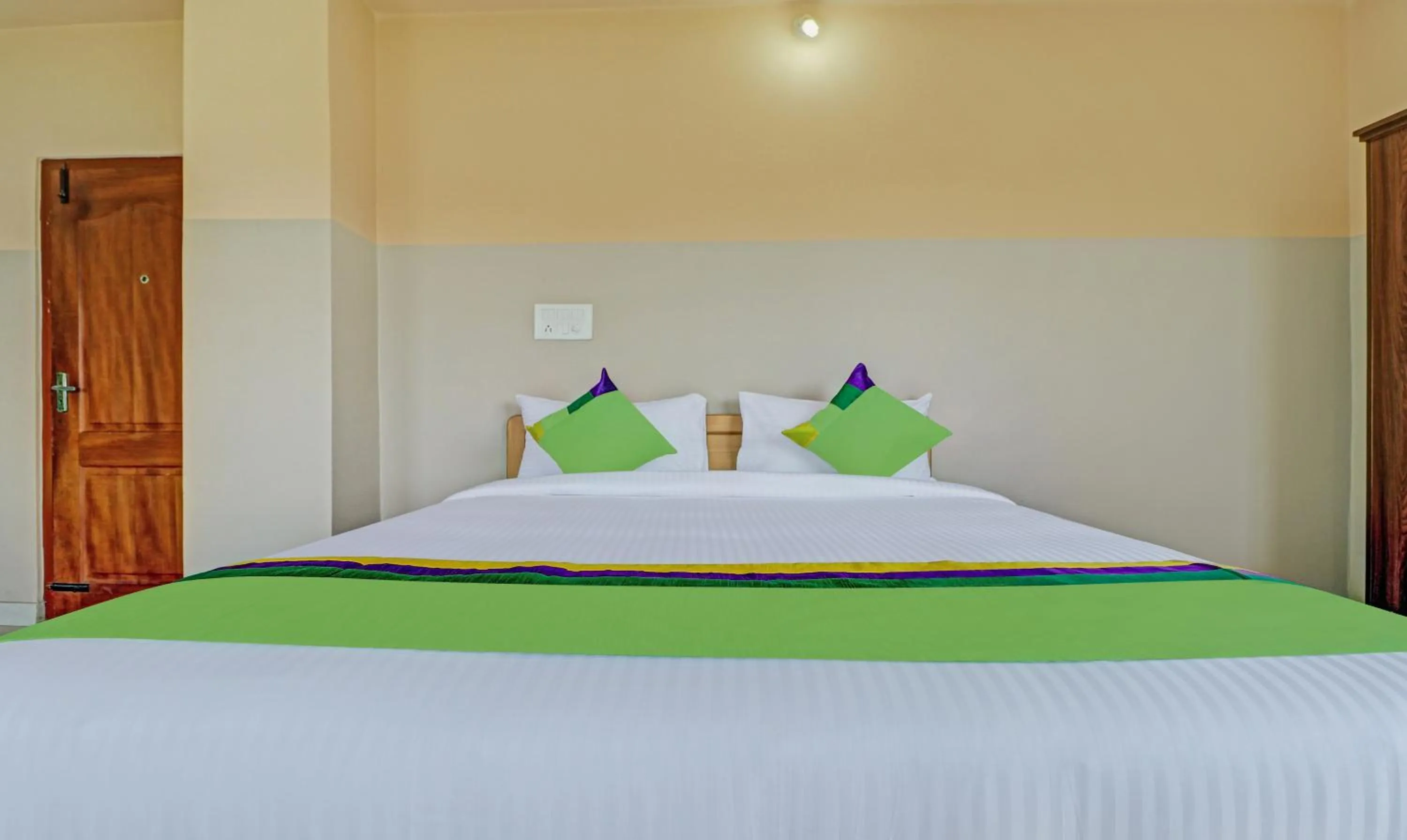 Bedroom, Bed in Treebo Green Land Kushalnagar