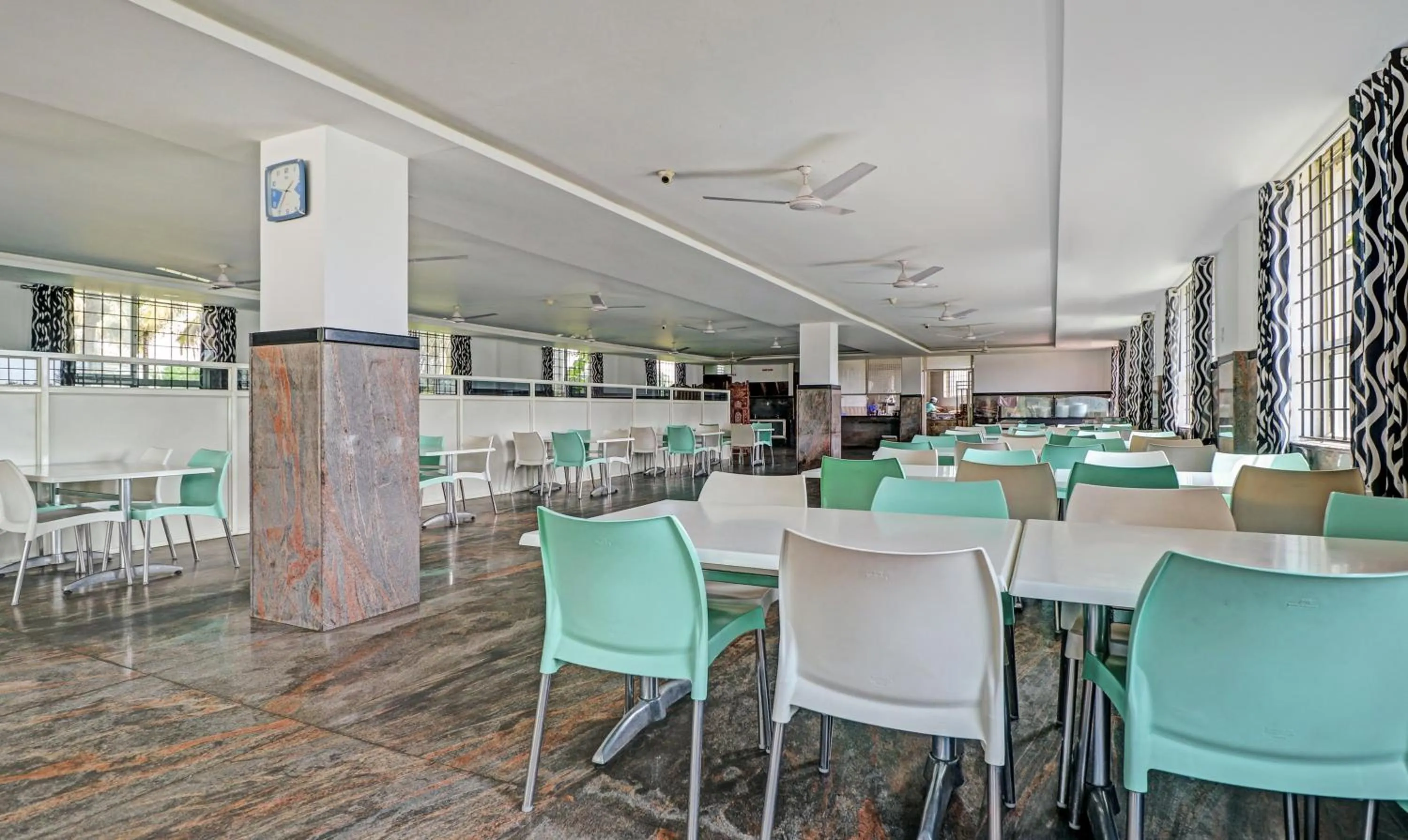 Restaurant/places to eat in Treebo Green Land Kushalnagar