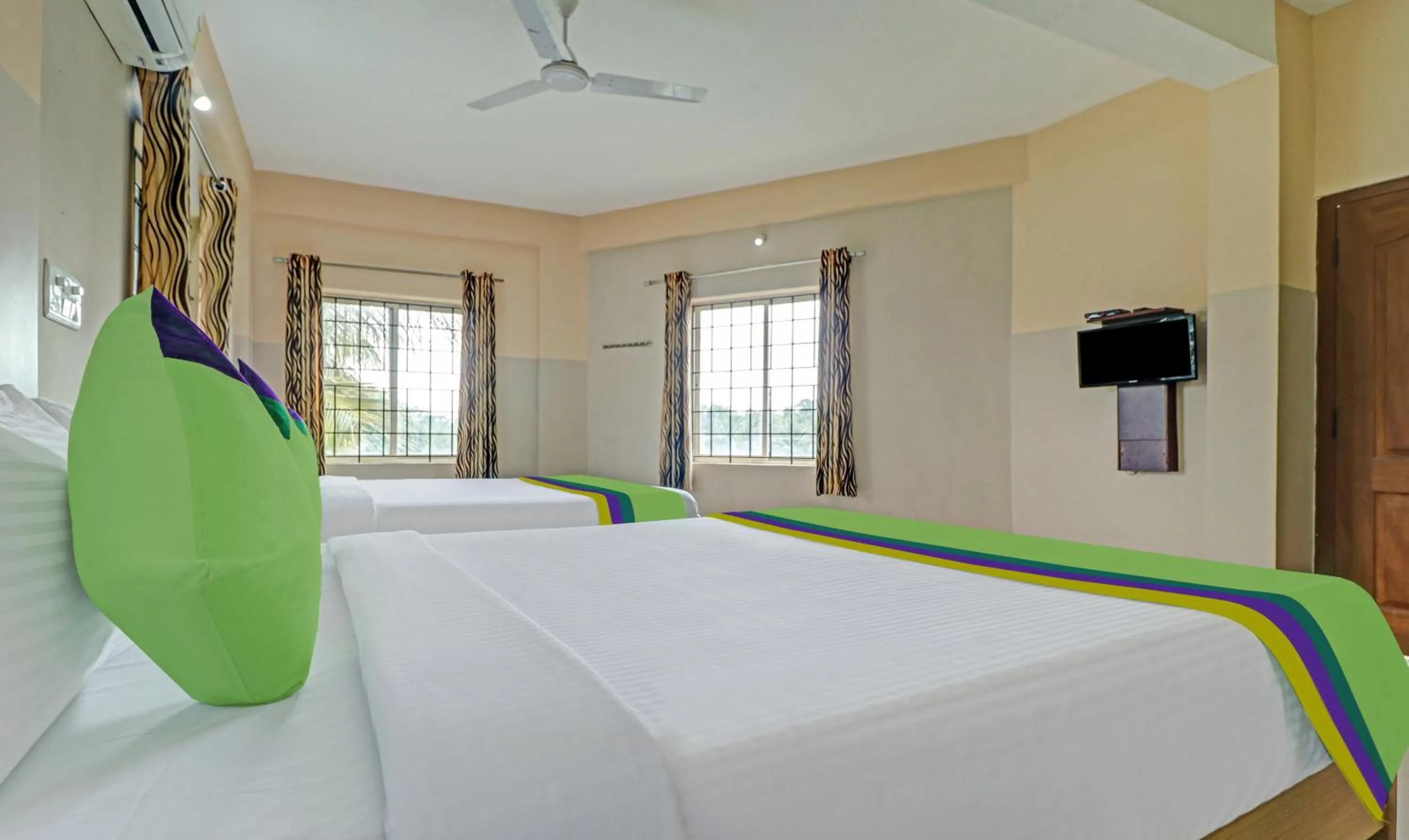 Bedroom, Bed in Treebo Green Land Kushalnagar