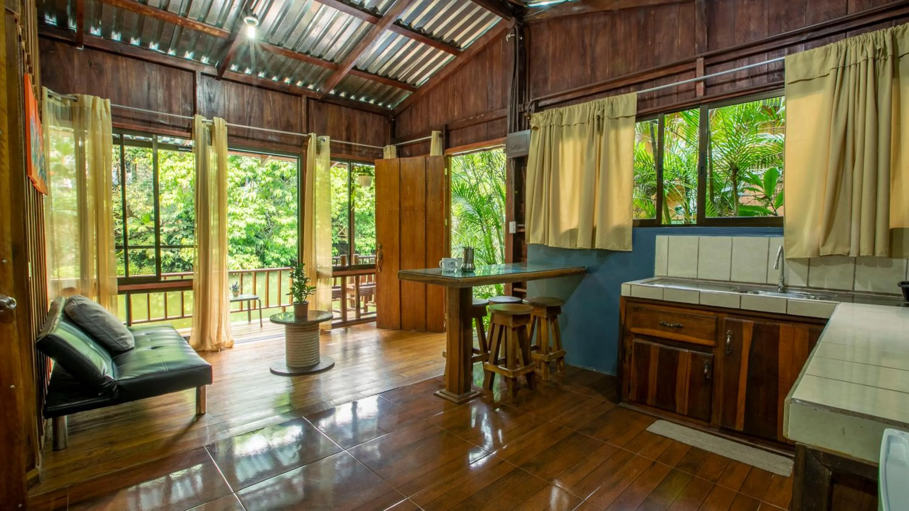 Kitchen or kitchenette in Cabañas del Lago