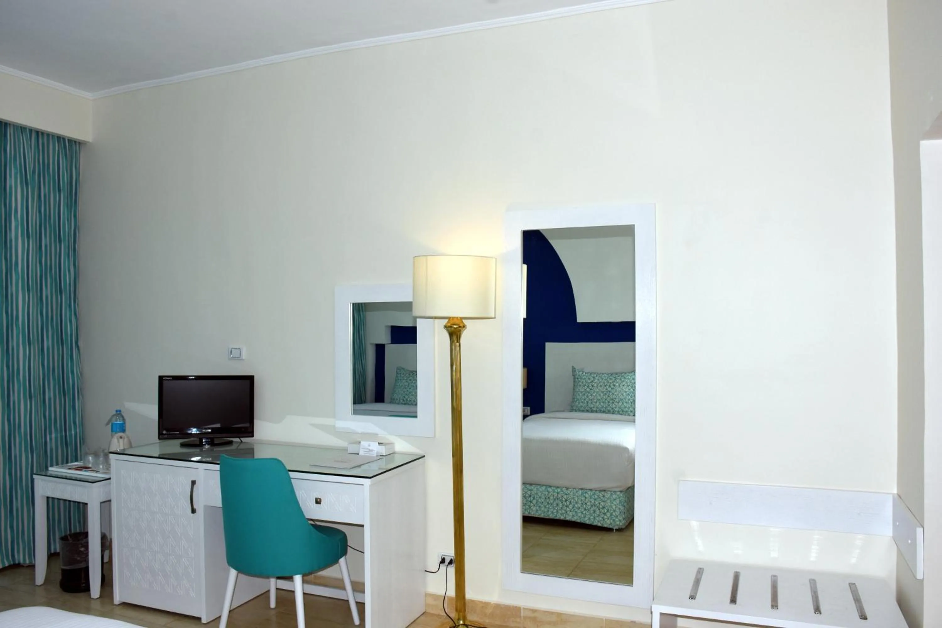 Communal lounge/ TV room, Bed in Sharm Club Beach Resort