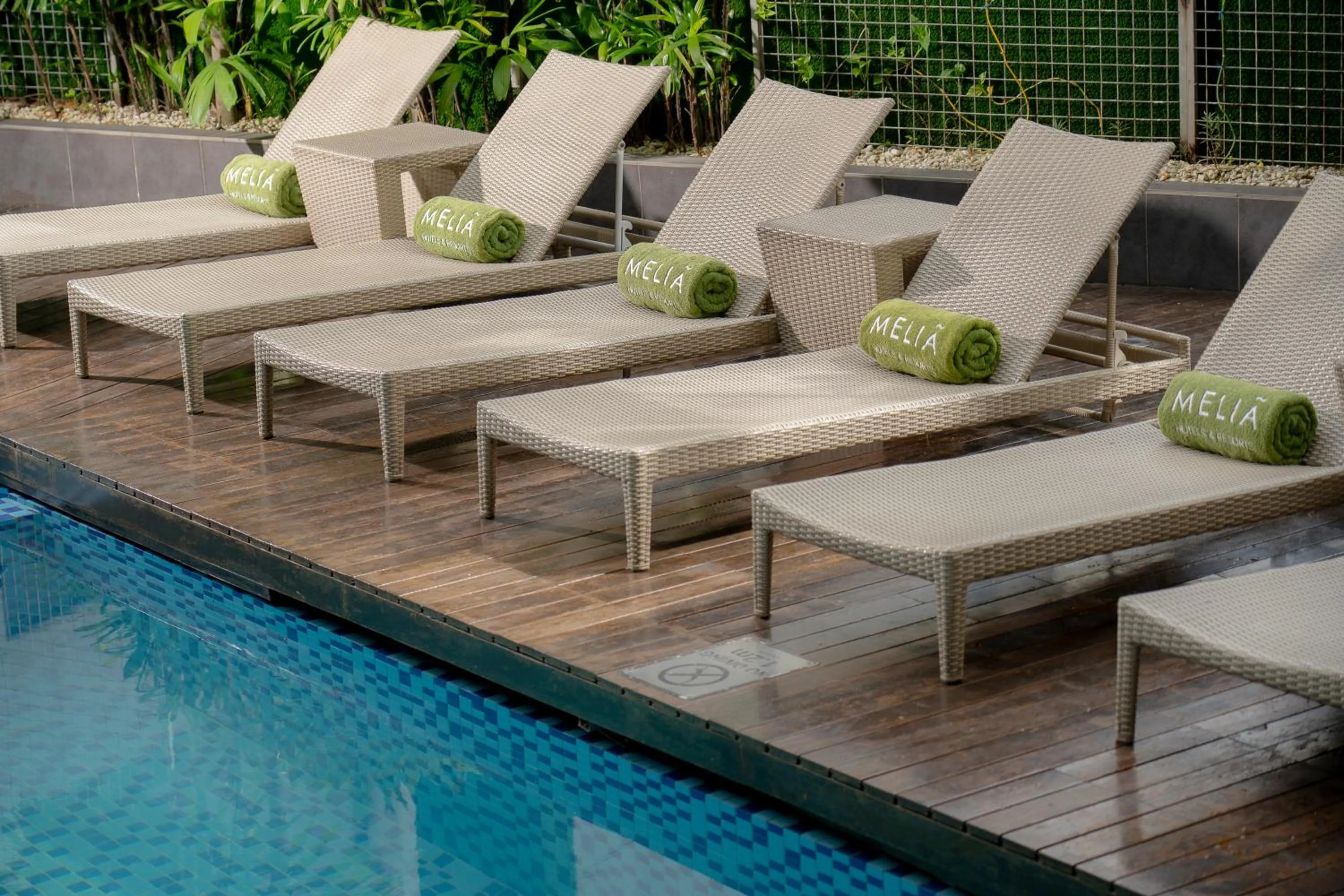 Swimming pool in Meliá Kuala Lumpur