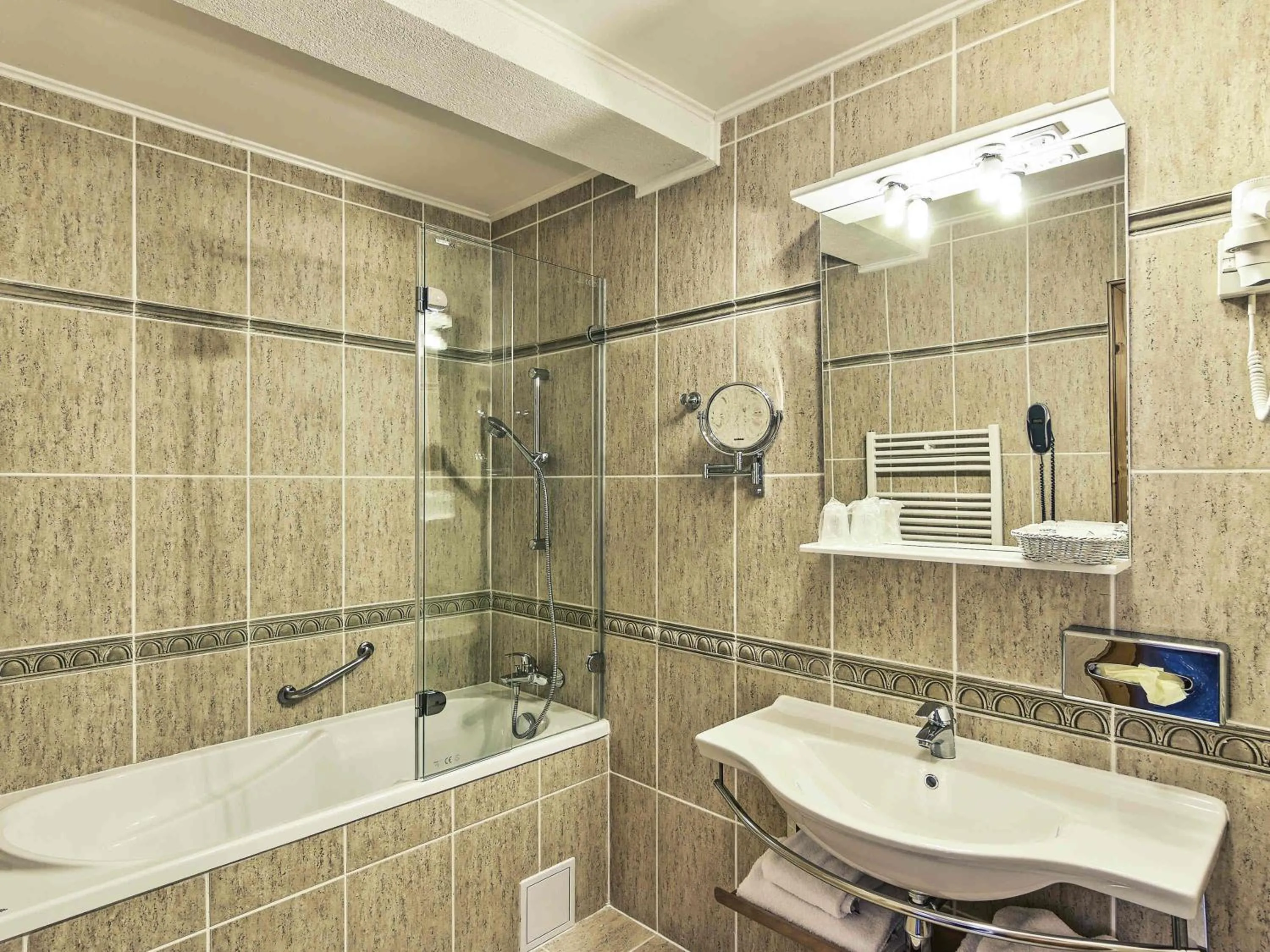 Bedroom in Mercure Sighisoara Binderbubi Hotel & Spa