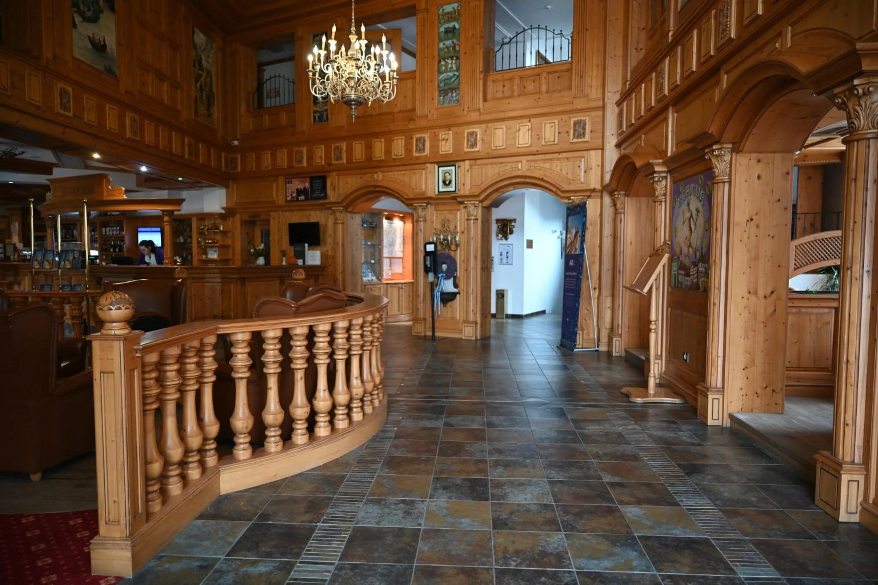 Kitchen or kitchenette in Mercure Sighisoara Binderbubi Hotel & Spa