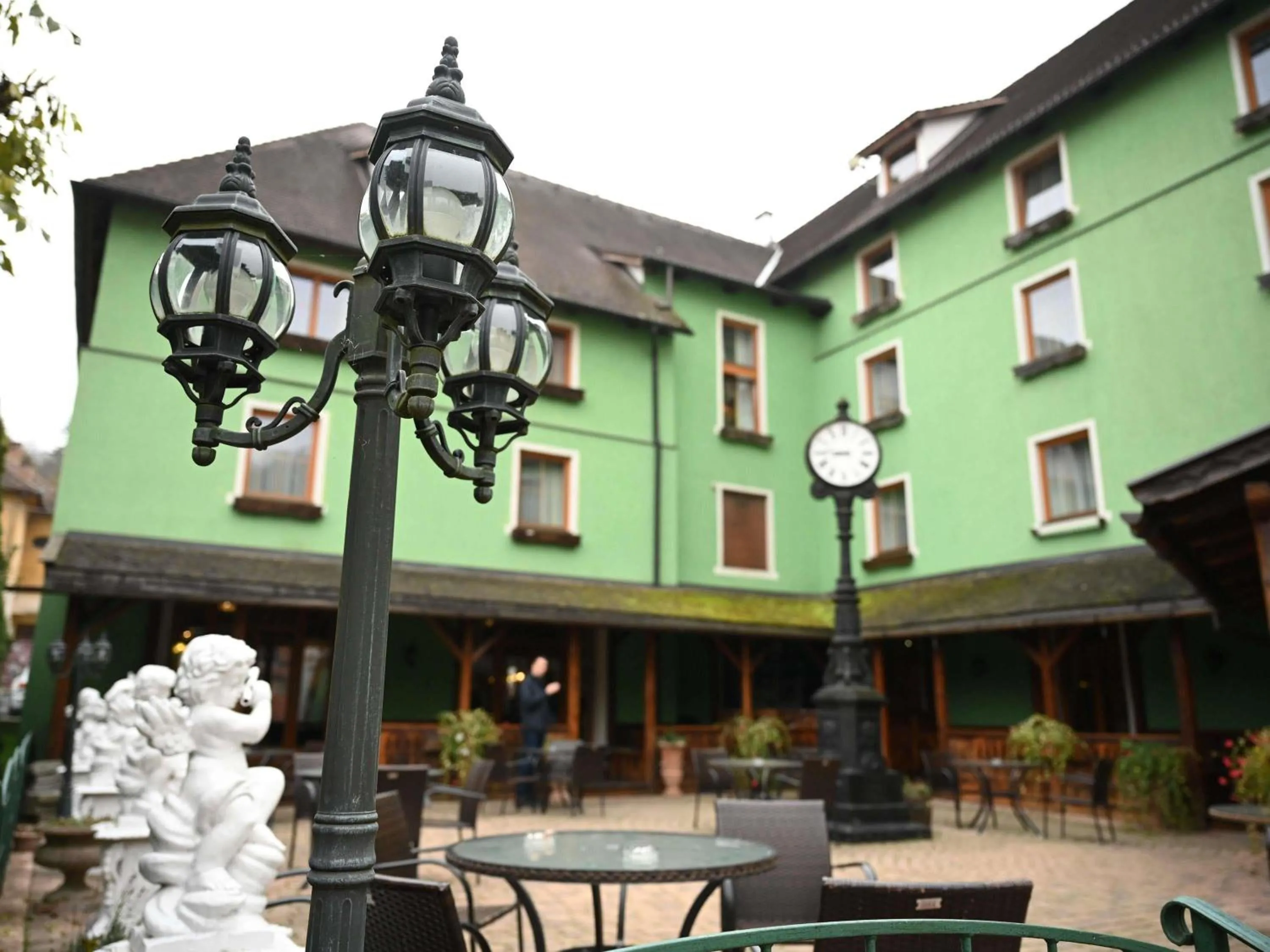 Property building in Mercure Sighisoara Binderbubi Hotel & Spa