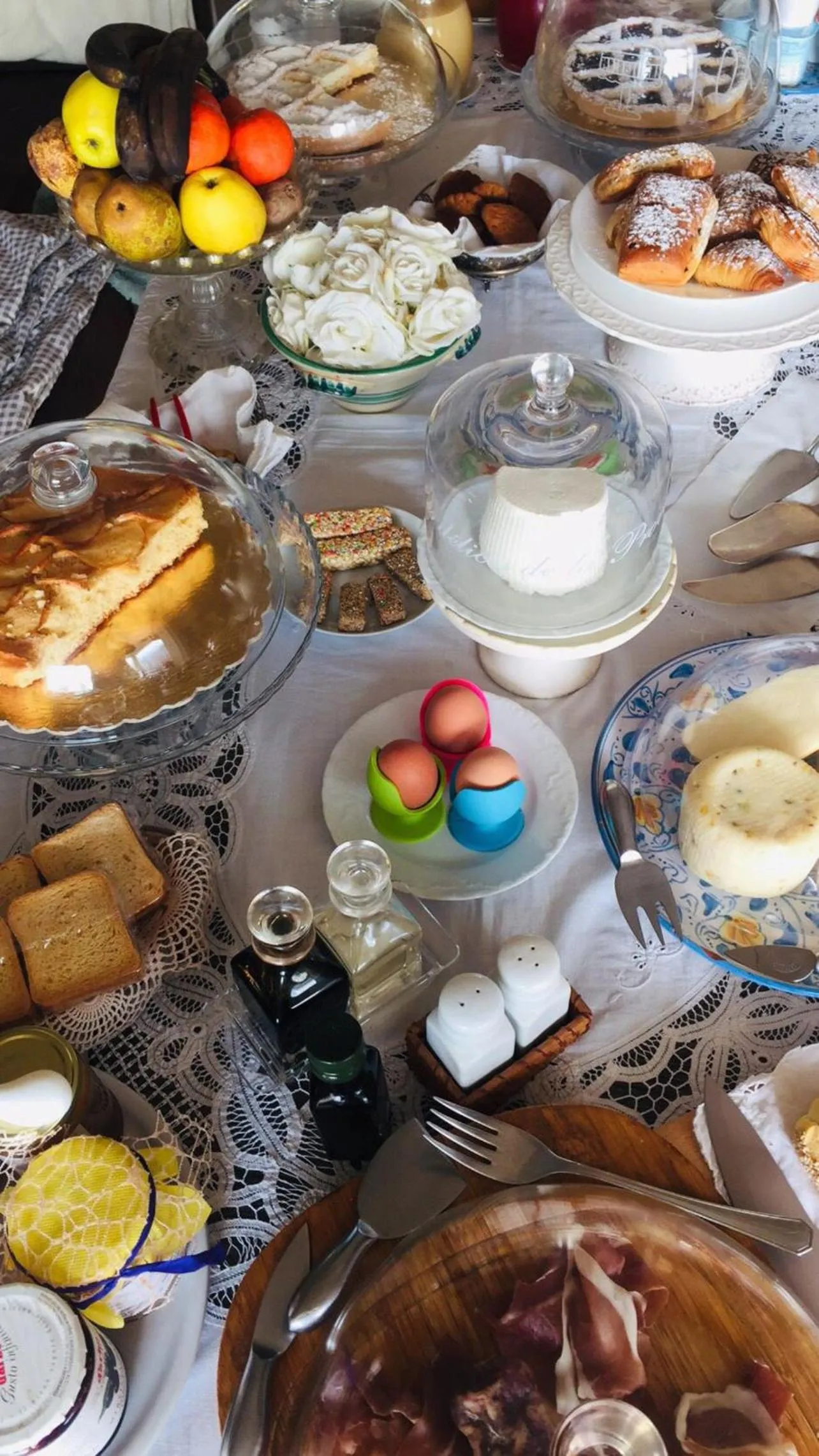 Food and drinks in Casa tipica siciliana patronale home BedandBreakfast TreMetriSoprailCielo Camere con vista, colazione interna in terrazzo panoramico