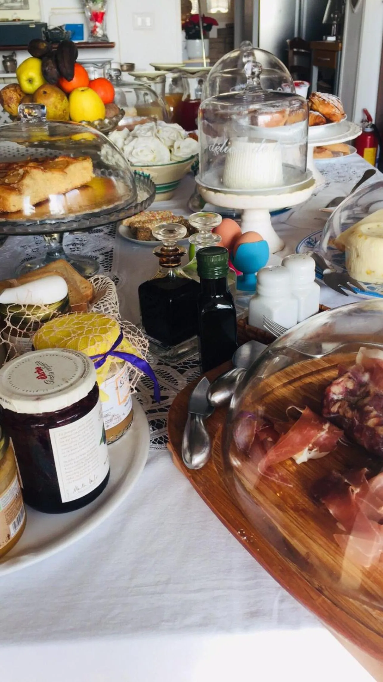 Food and drinks in Casa tipica siciliana patronale home BedandBreakfast TreMetriSoprailCielo Camere con vista, colazione interna in terrazzo panoramico