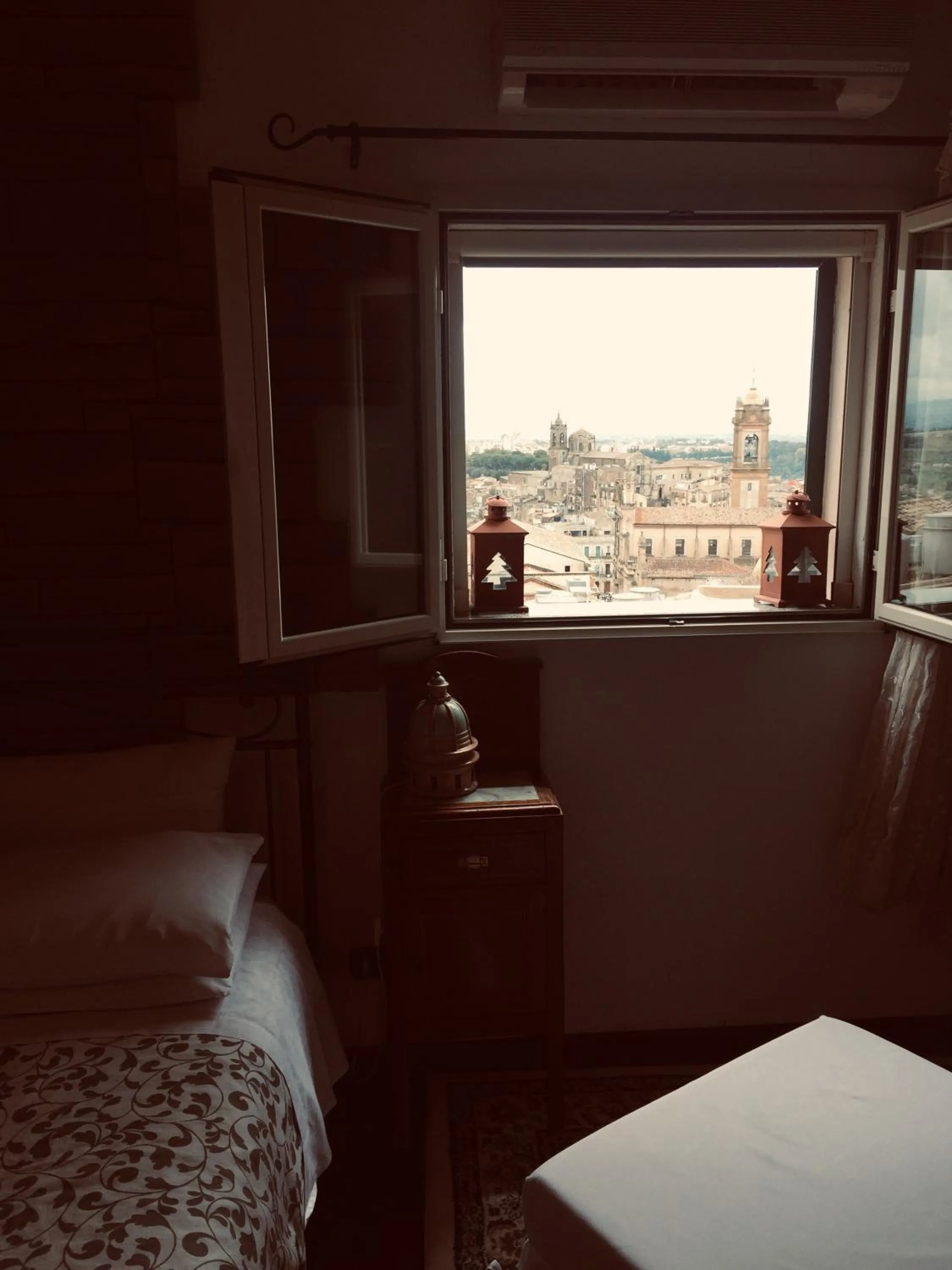 Bedroom, Bed in Casa tipica siciliana patronale home BedandBreakfast TreMetriSoprailCielo Camere con vista, colazione interna in terrazzo panoramico