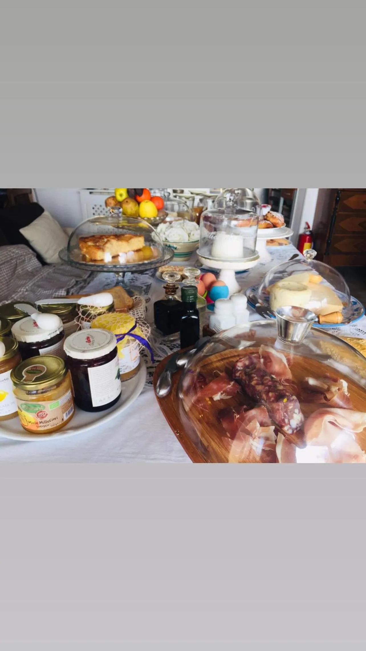 Food and drinks in Casa tipica siciliana patronale home BedandBreakfast TreMetriSoprailCielo Camere con vista, colazione interna in terrazzo panoramico