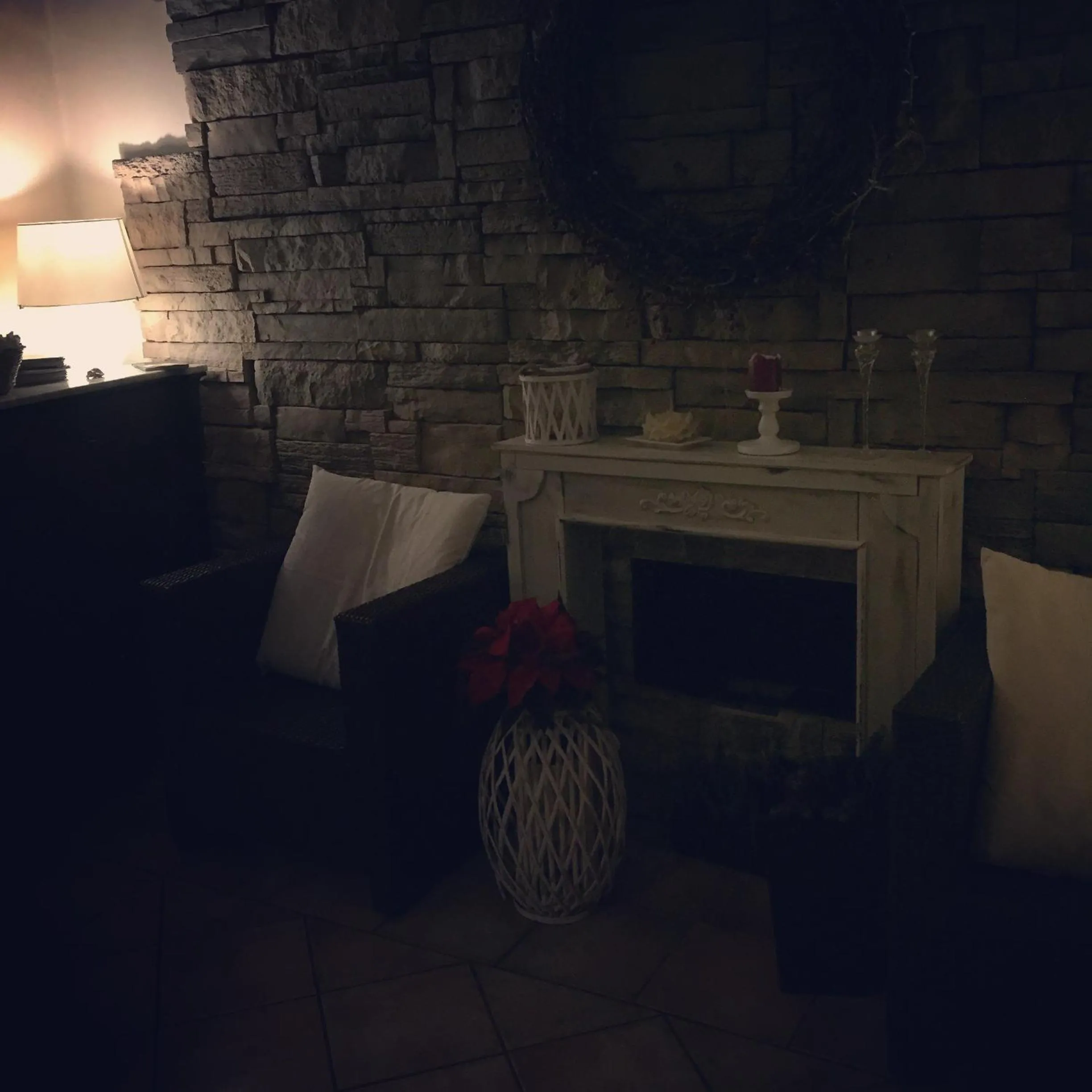 Communal lounge/ TV room in Casa tipica siciliana patronale home BedandBreakfast TreMetriSoprailCielo Camere con vista, colazione interna in terrazzo panoramico