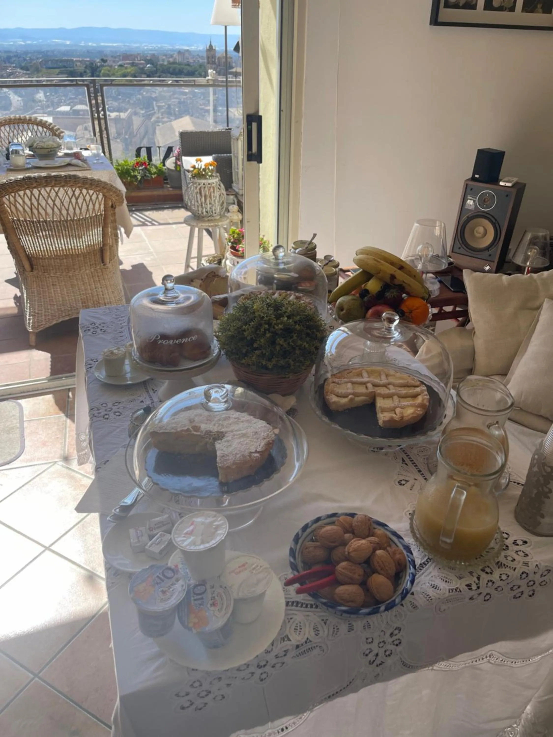 Property building in Casa tipica siciliana patronale home BedandBreakfast TreMetriSoprailCielo Camere con vista, colazione interna in terrazzo panoramico