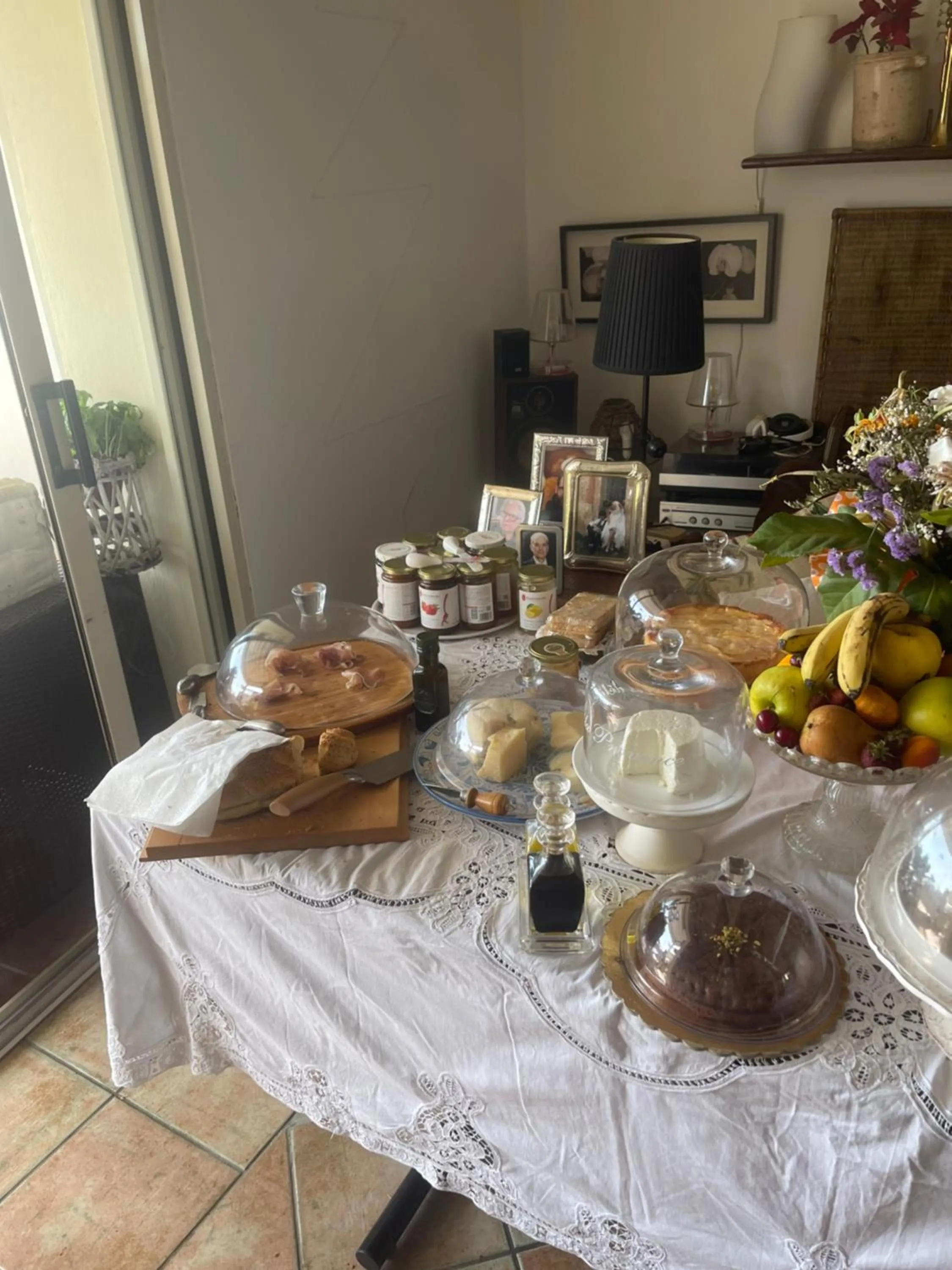 Kitchen or kitchenette in Casa tipica siciliana patronale home BedandBreakfast TreMetriSoprailCielo Camere con vista, colazione interna in terrazzo panoramico