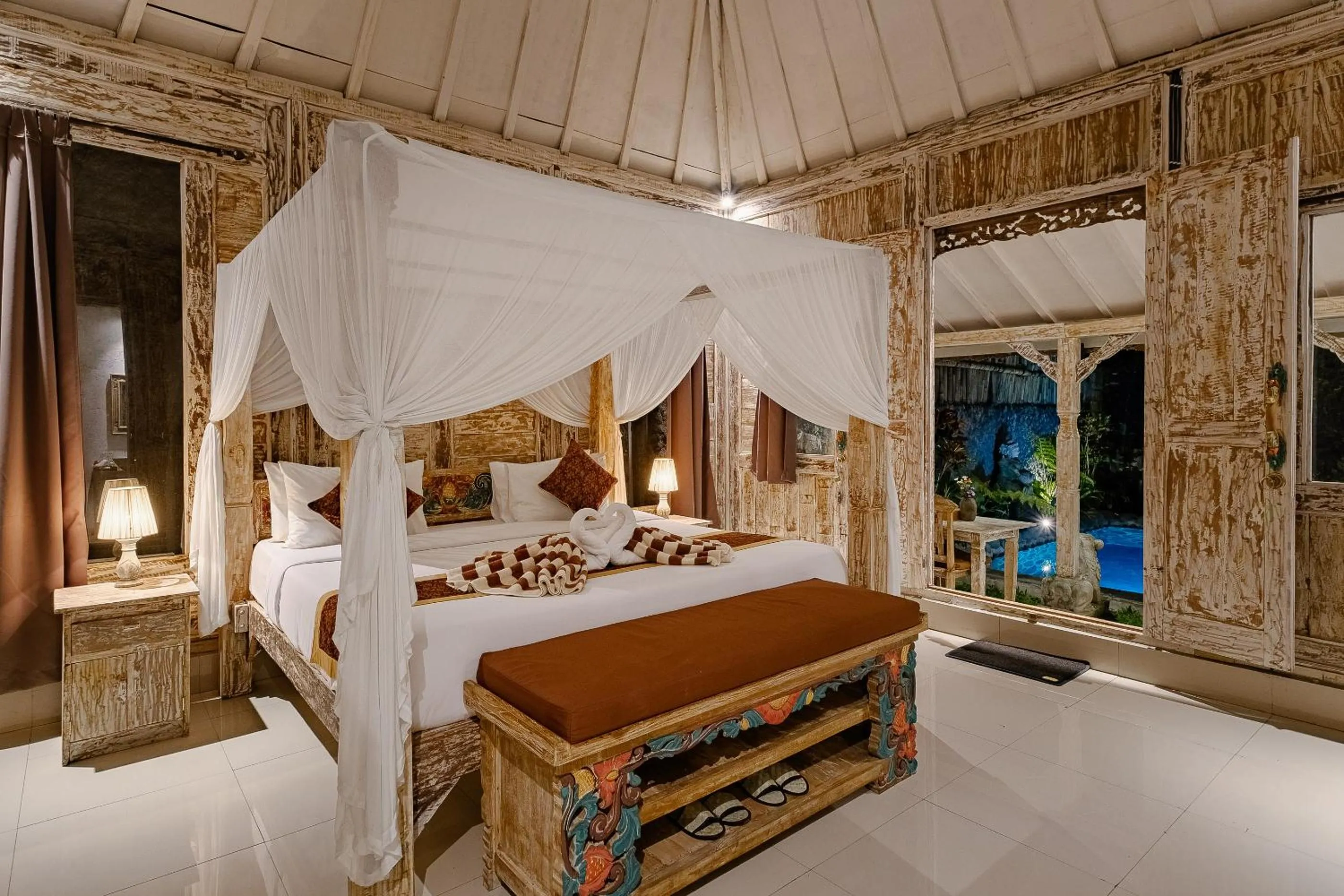 Bed in Pratiwi Ubud Villa