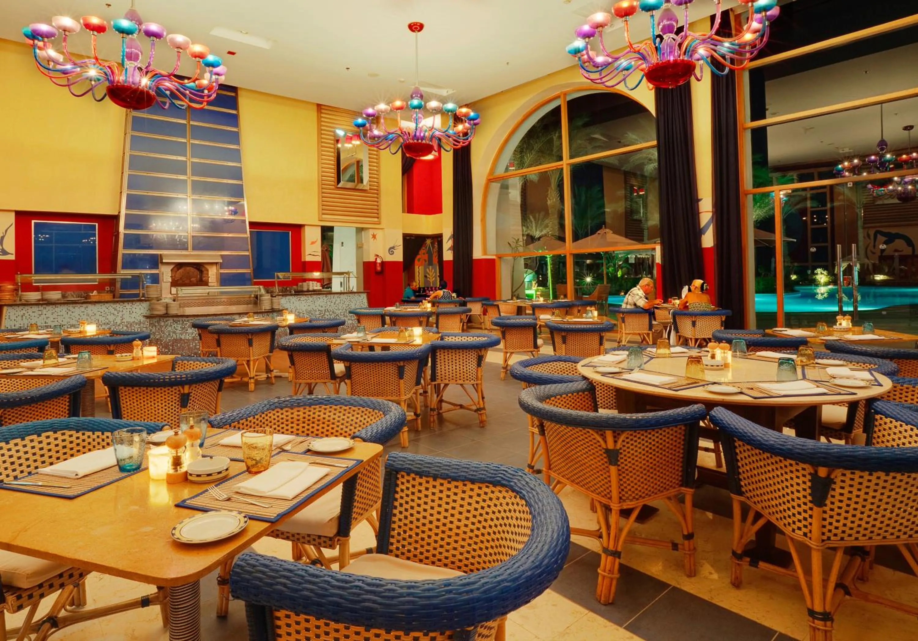 Restaurant/places to eat in Grand Rotana Resort & Spa