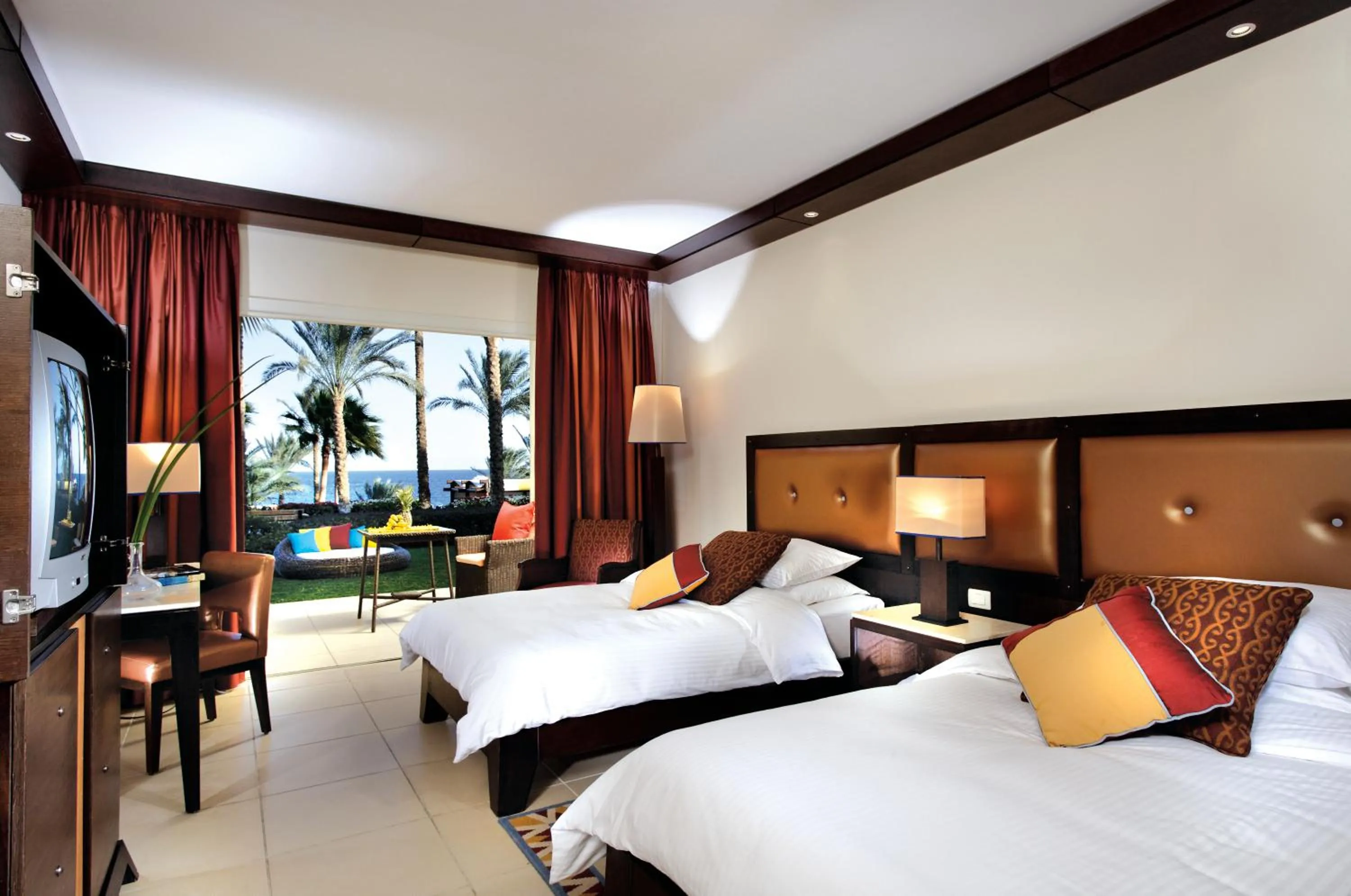 Bedroom, Bed in Grand Rotana Resort & Spa