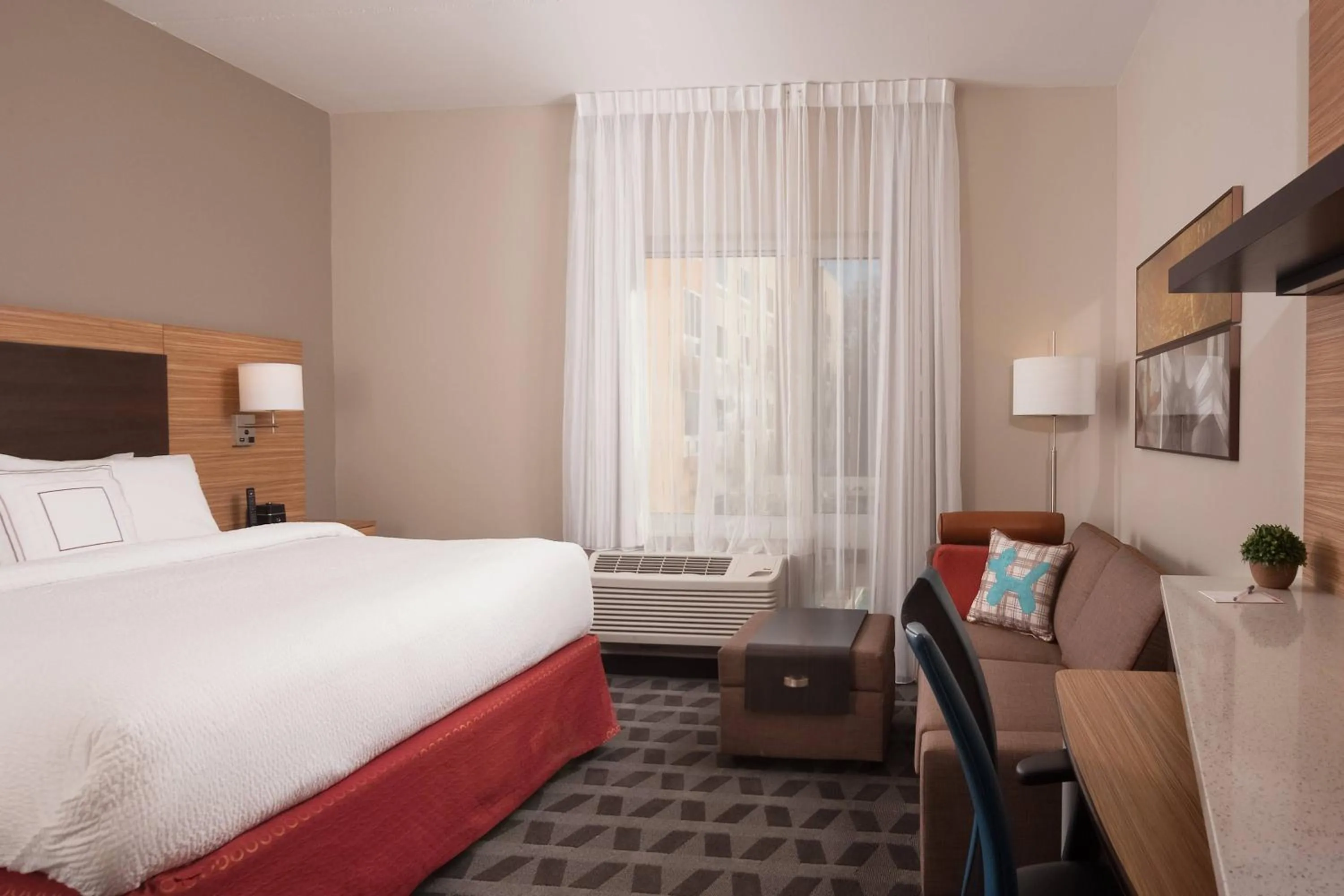 Photo of the whole room, Bed in TownePlace Suites by Marriott Charleston Airport/Convention Center