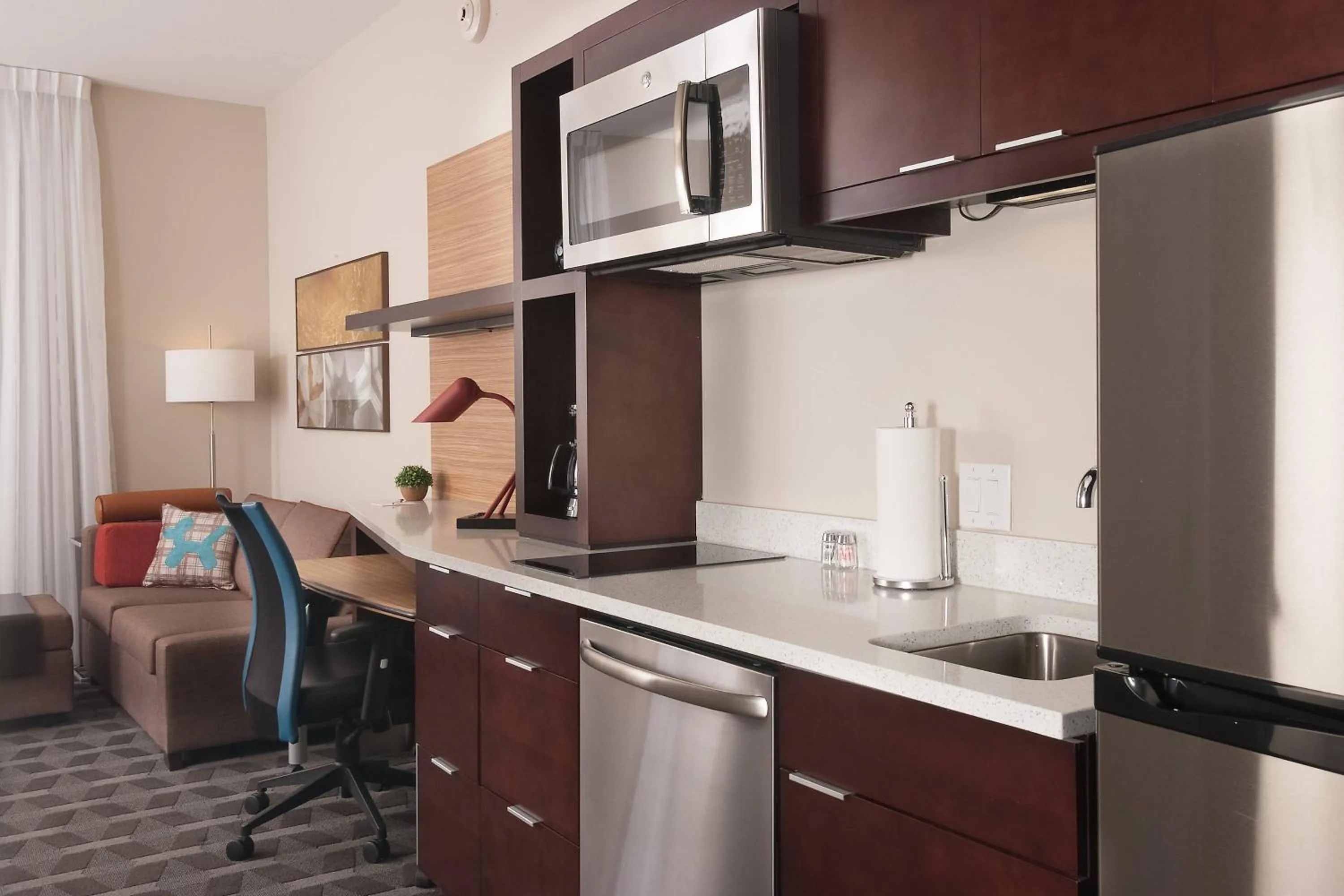 Kitchen or kitchenette in TownePlace Suites by Marriott Charleston Airport/Convention Center