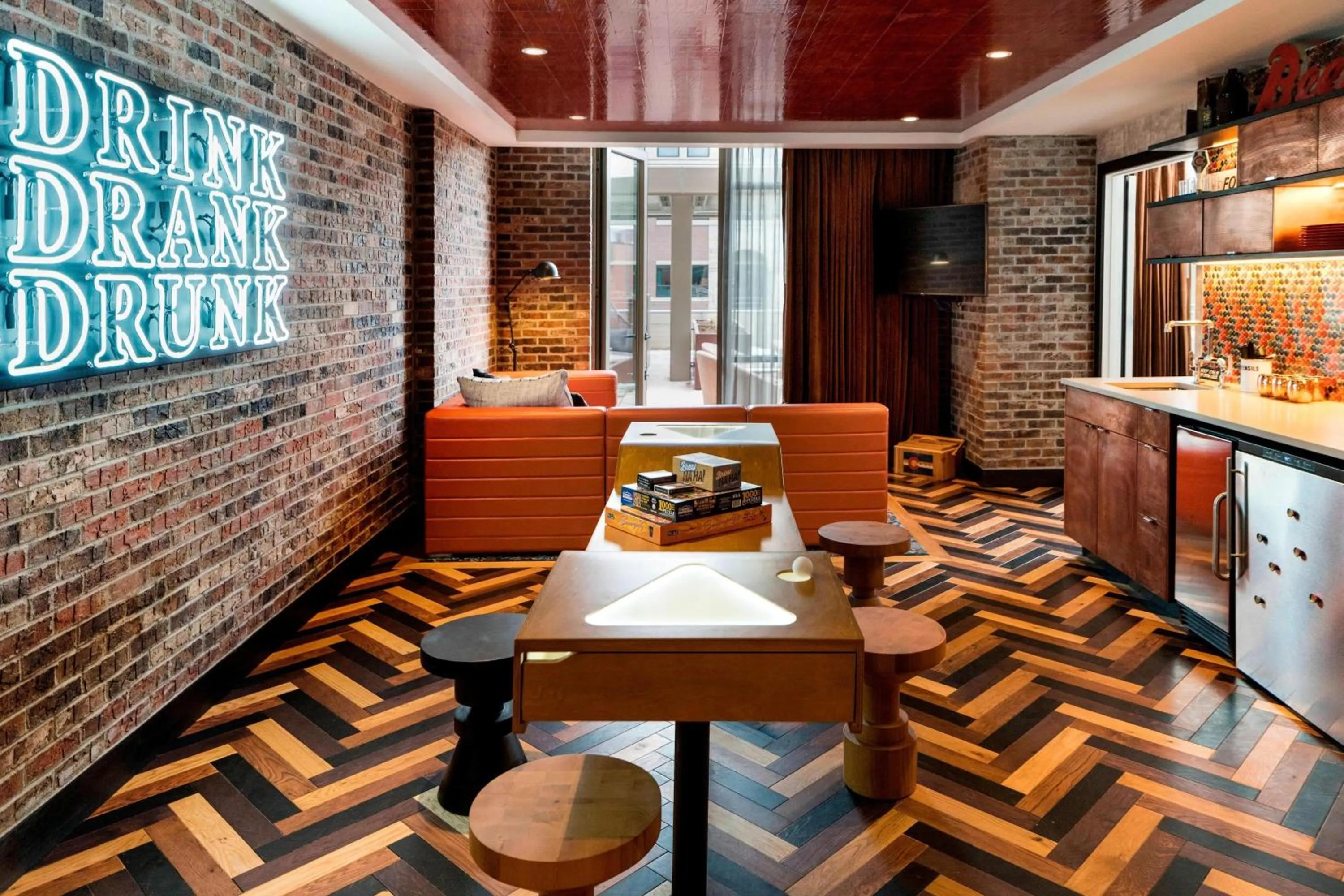 Photo of the whole room in The Elizabeth Hotel, Autograph Collection