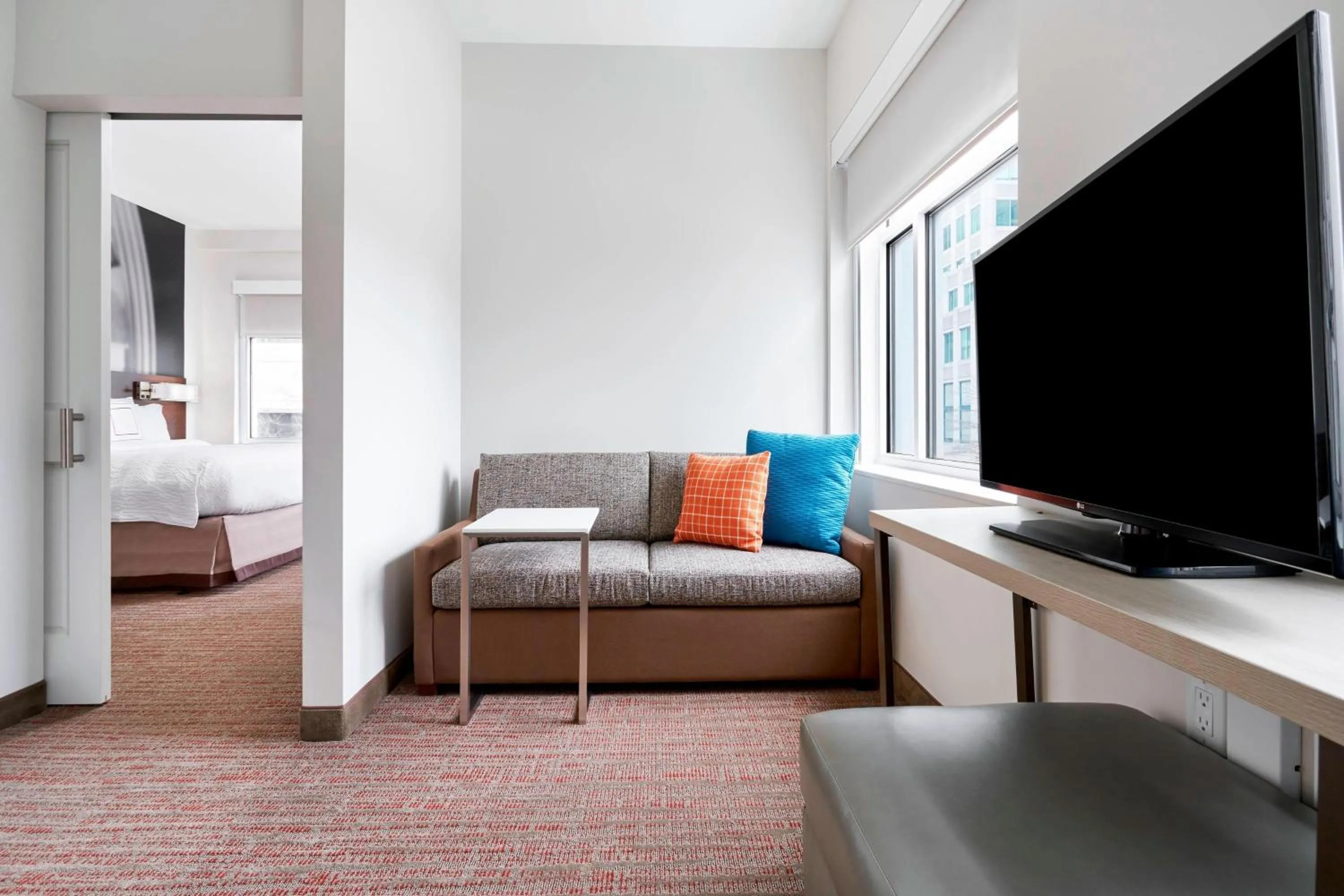 Living room, Bed in Residence Inn by Marriott Wilmington Downtown