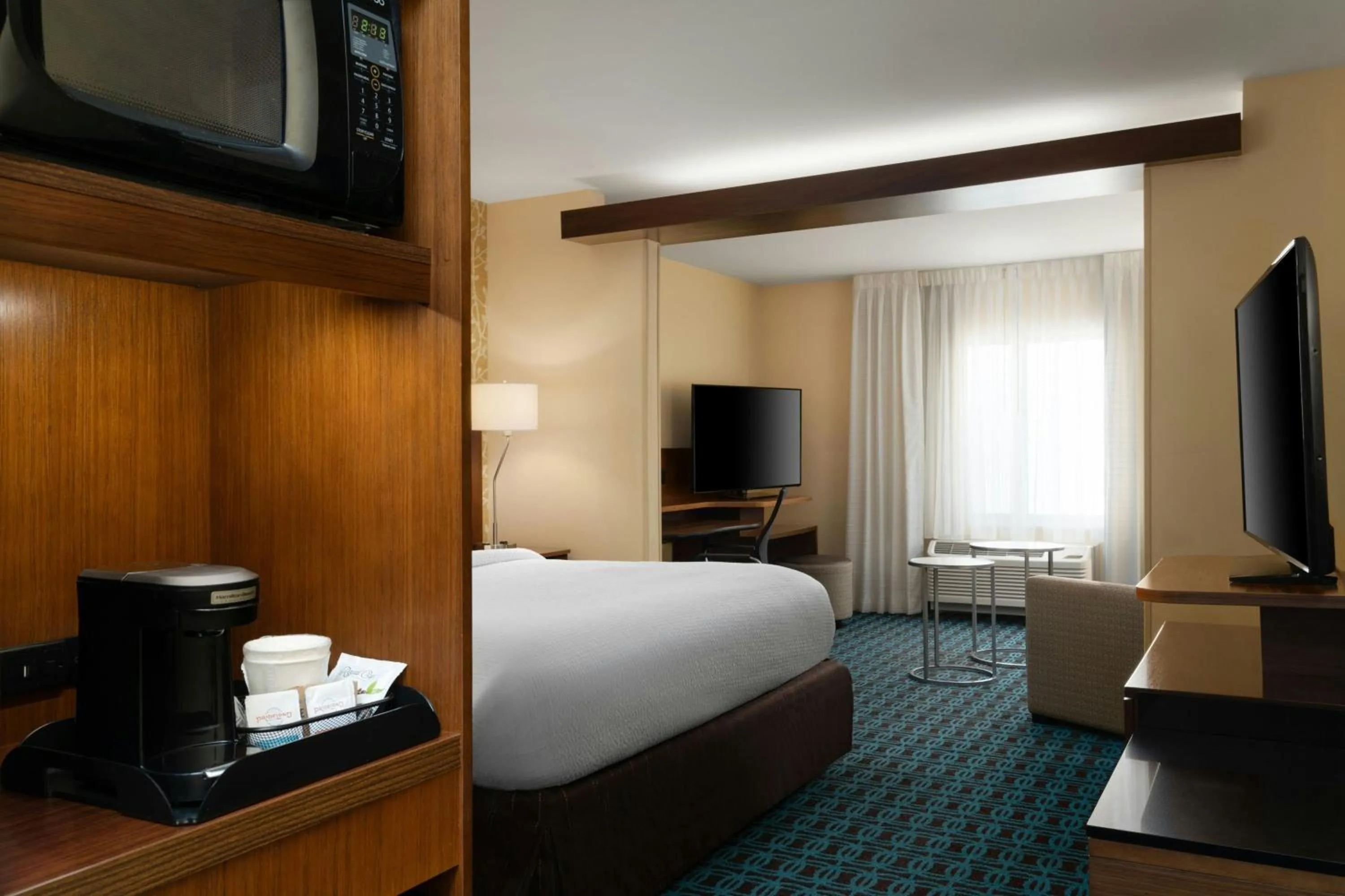 Bedroom, Bed in Fairfield Inn & Suites by Marriott London