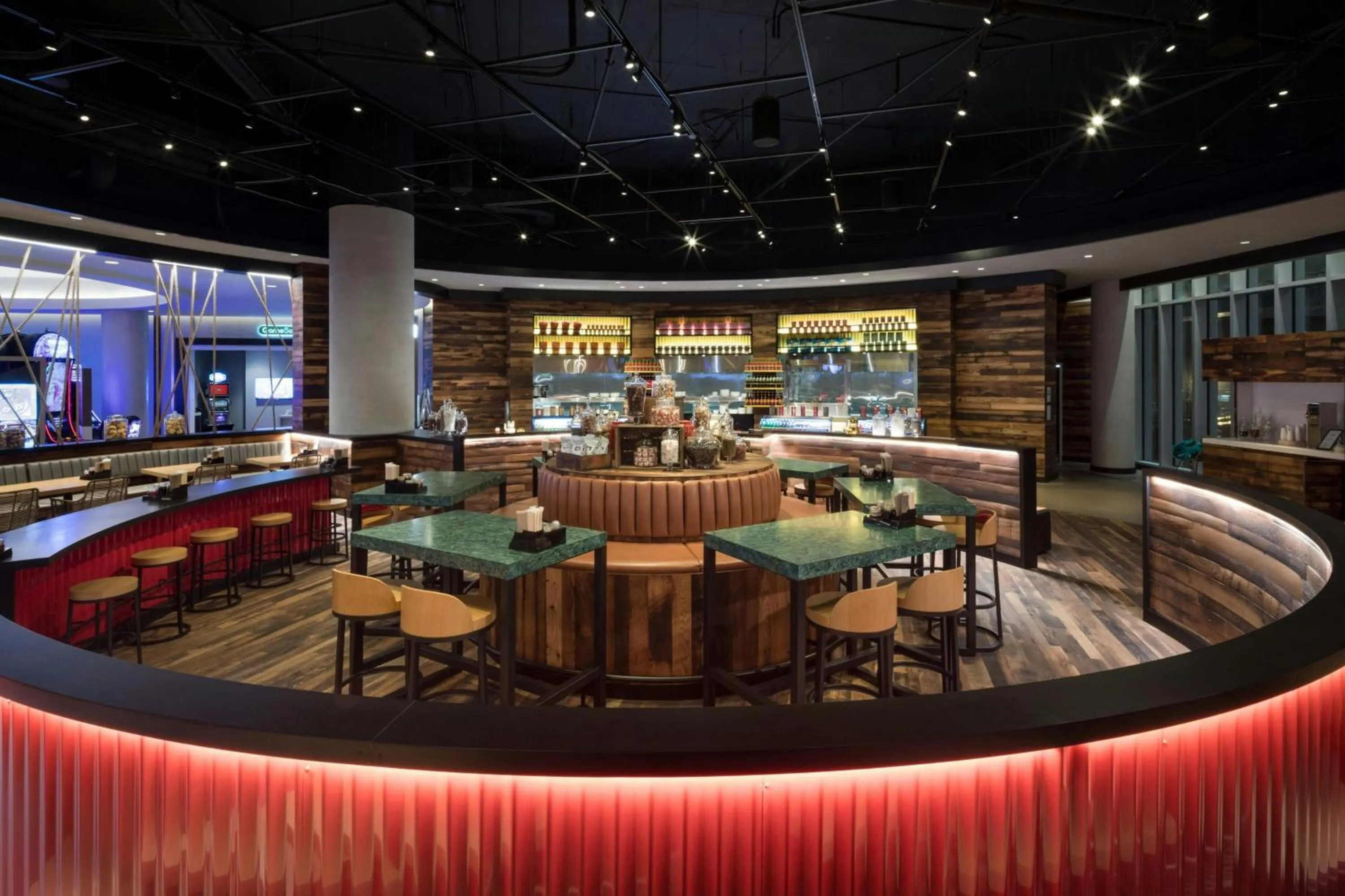 Restaurant/places to eat in the DOUGLAS, Autograph Collection