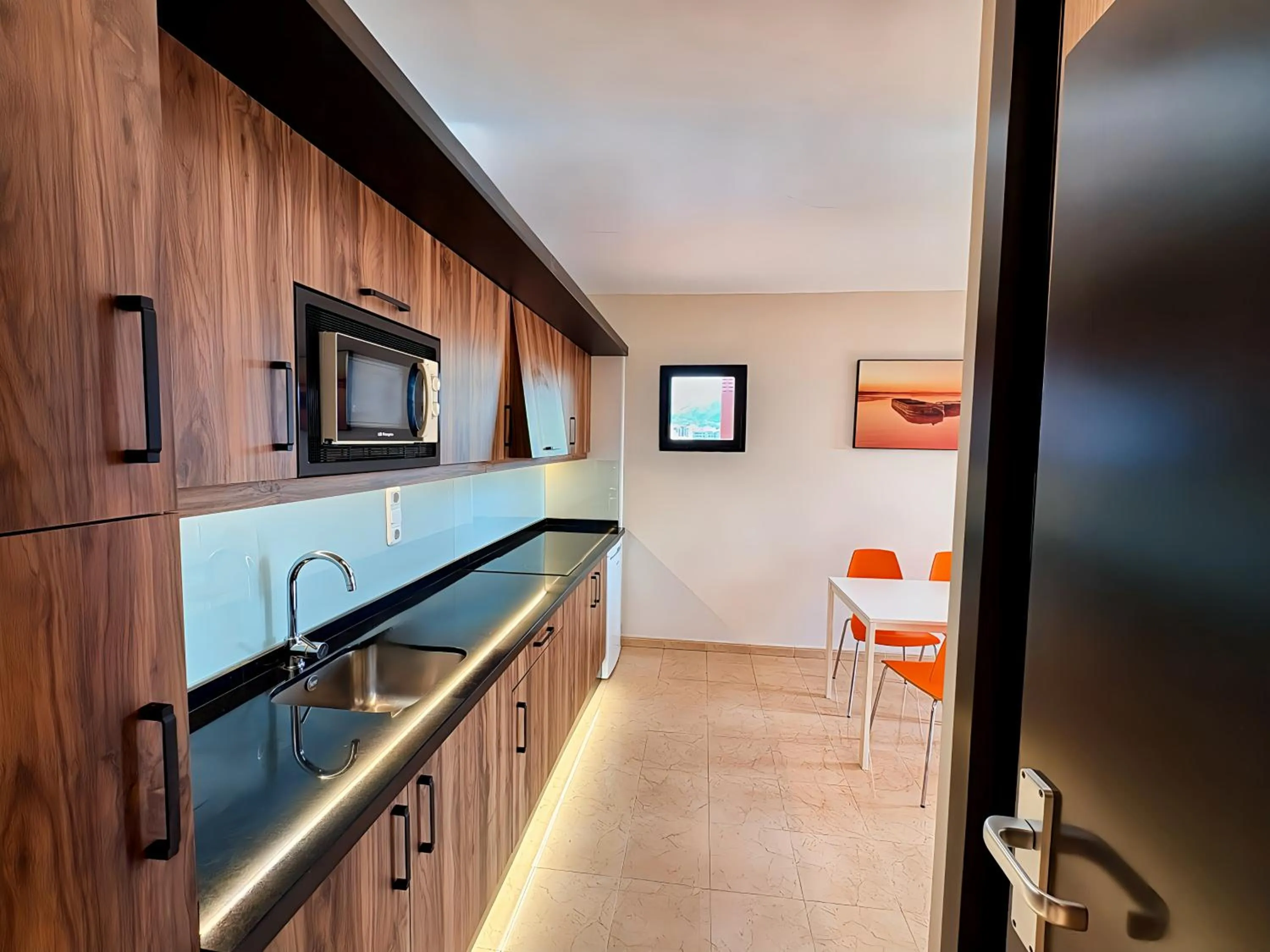 kitchen in Fuengirola Beach Apartamentos Turísticos