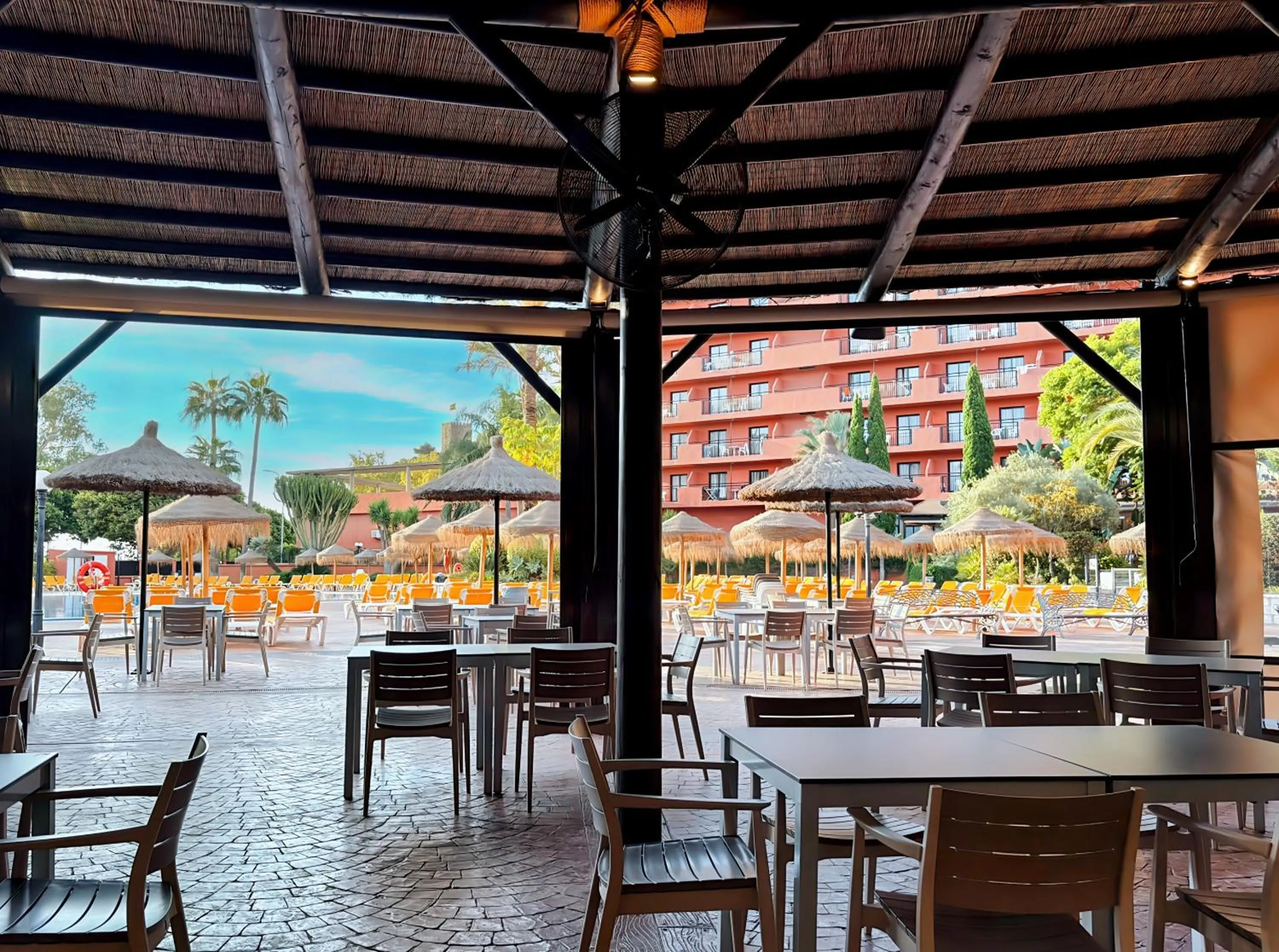 Restaurant/places to eat in Fuengirola Beach Apartamentos Turísticos