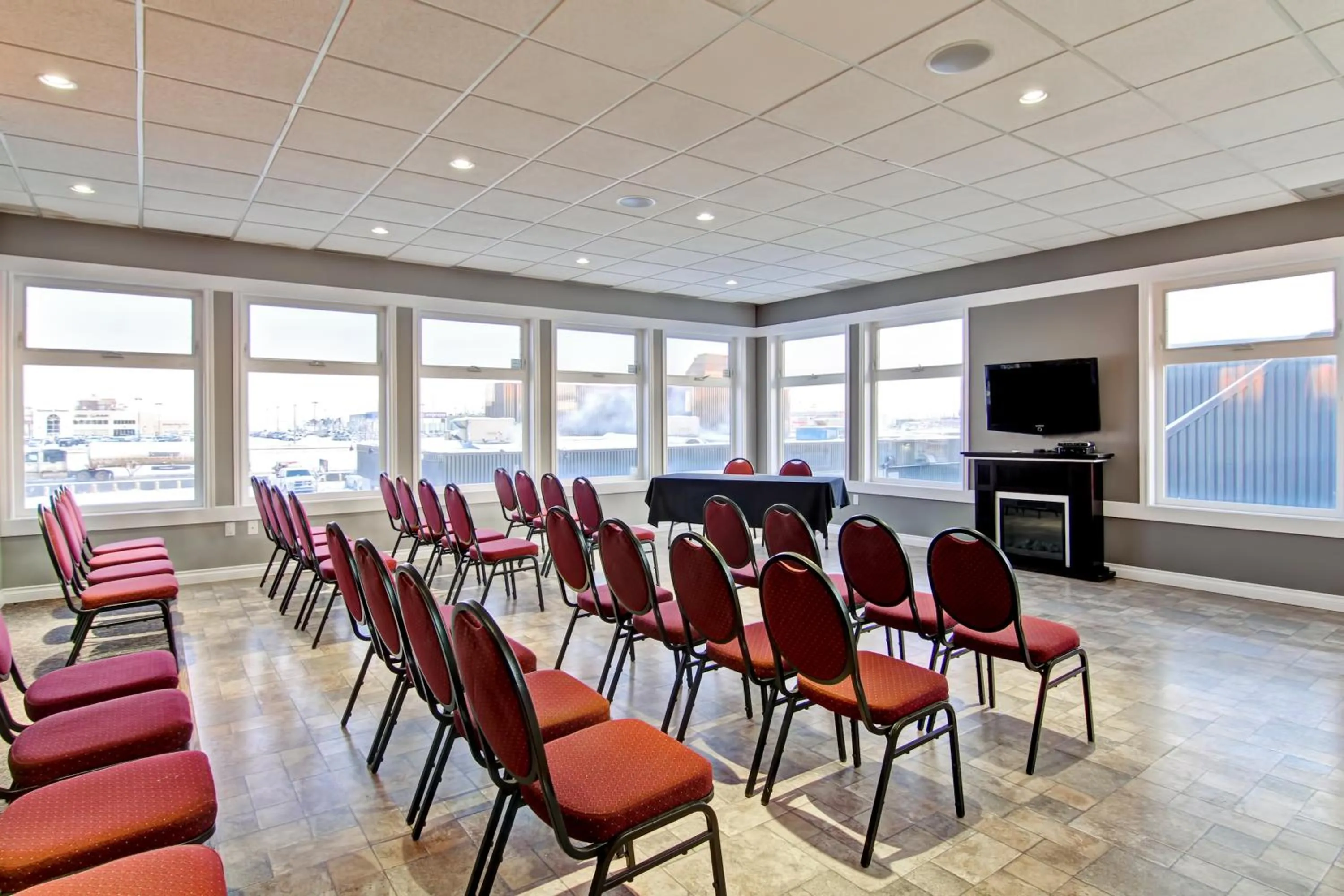 Banquet/Function facilities in Stanford Inn & Suites