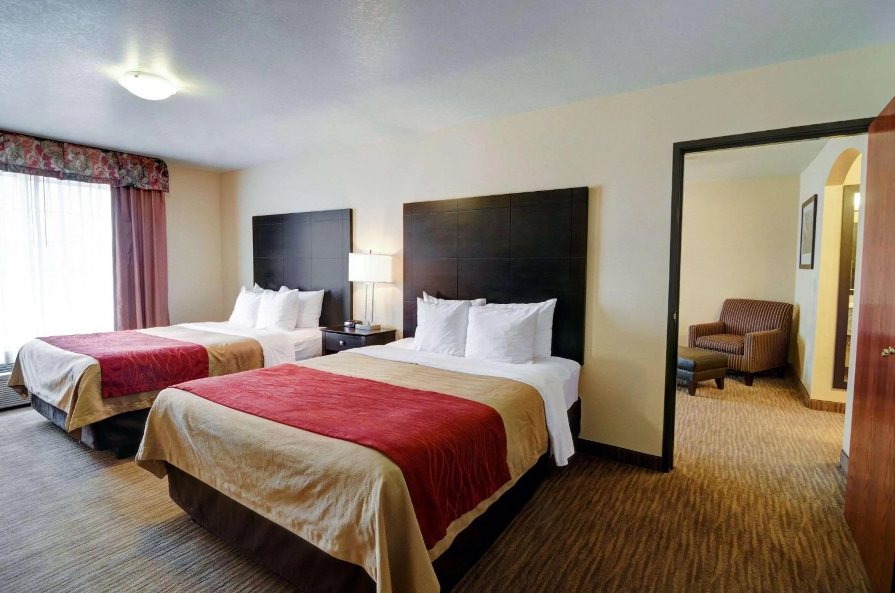 Photo of the whole room, Bed in Comfort Inn & Suites Amarillo West near Medical Center