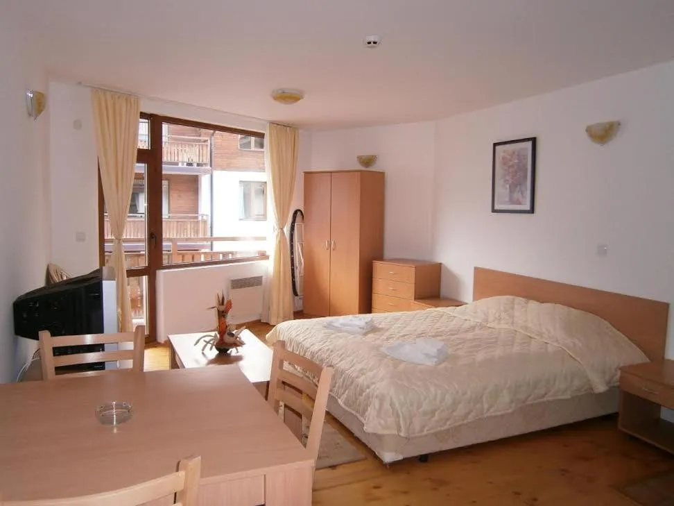 Bedroom, Bed in Apartments Four Leaf Clover Bansko to rent