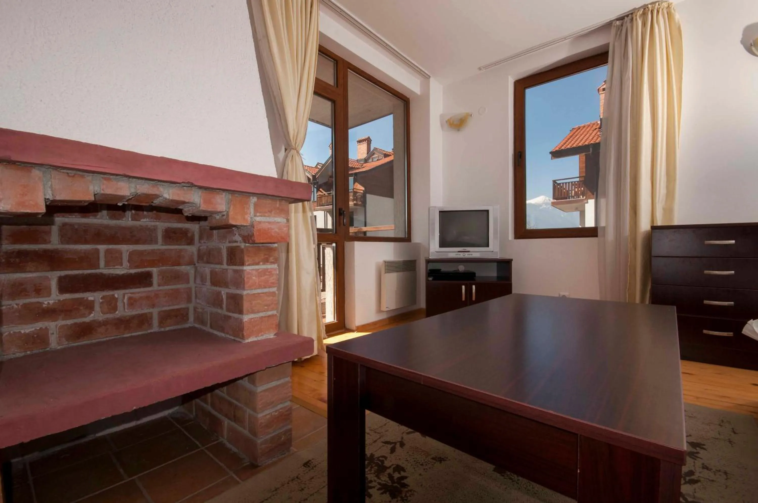 Mountain view in Apartments Four Leaf Clover Bansko to rent