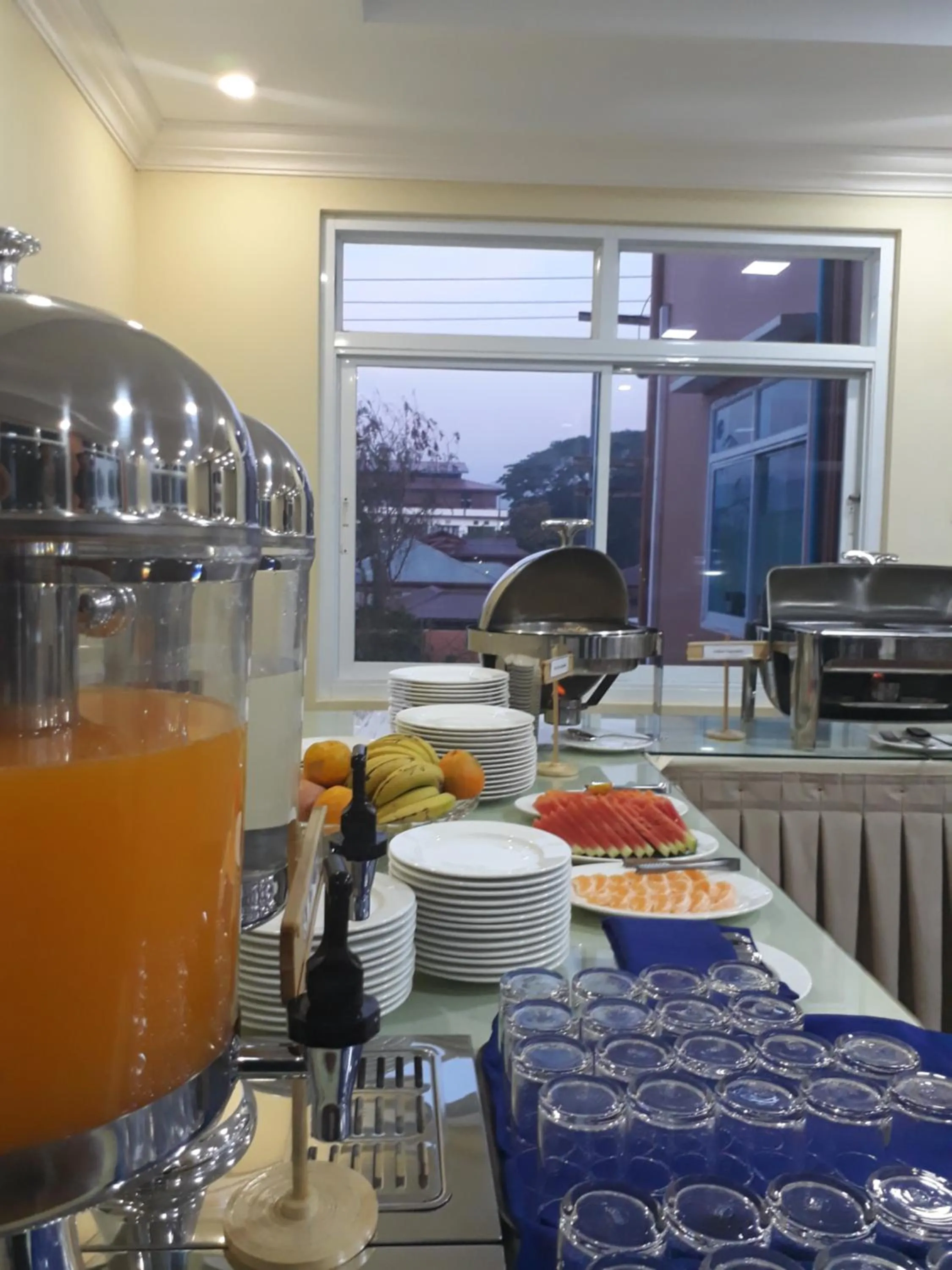 Buffet breakfast in Immana Grand Inle Hotel