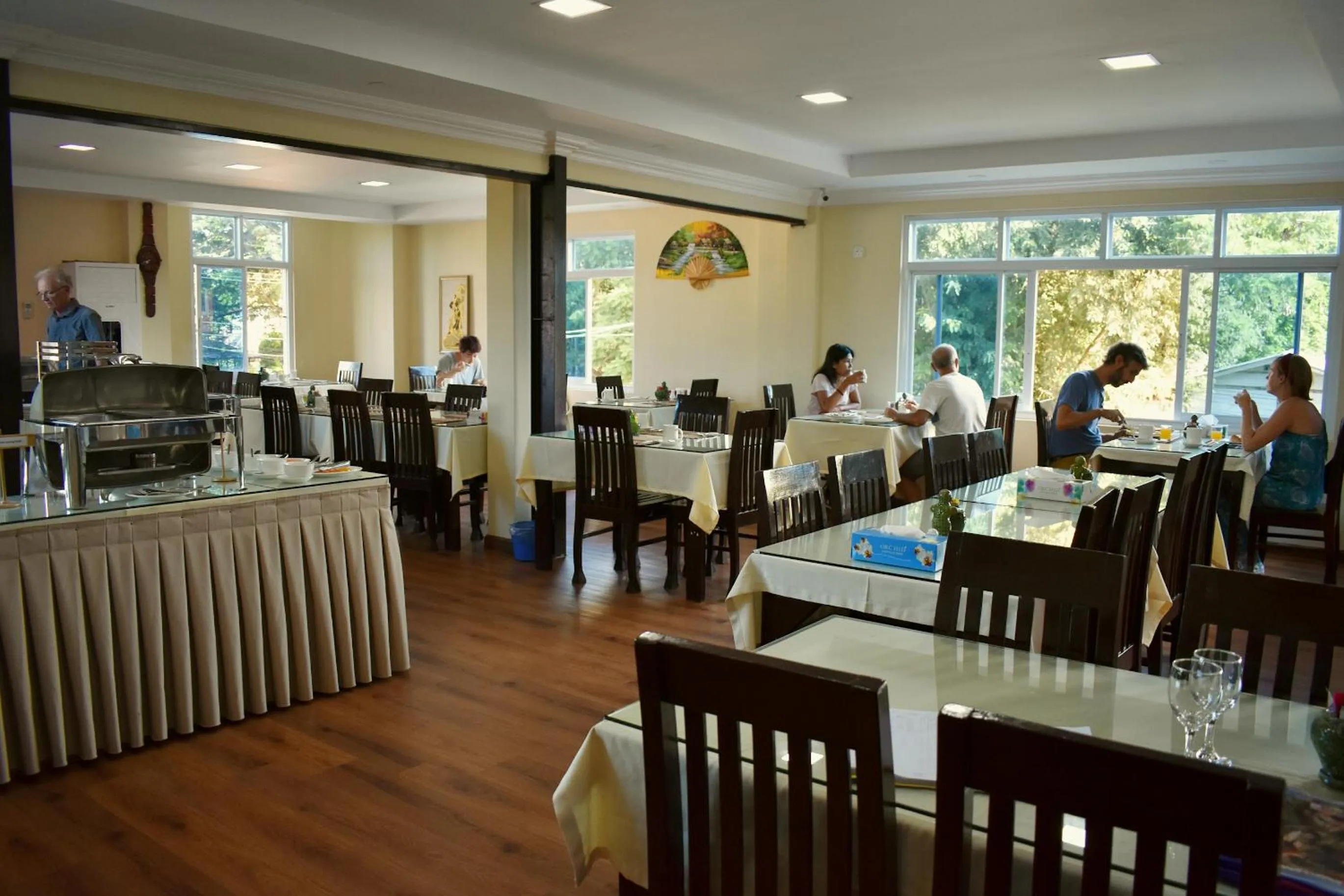 Restaurant/places to eat in Immana Grand Inle Hotel